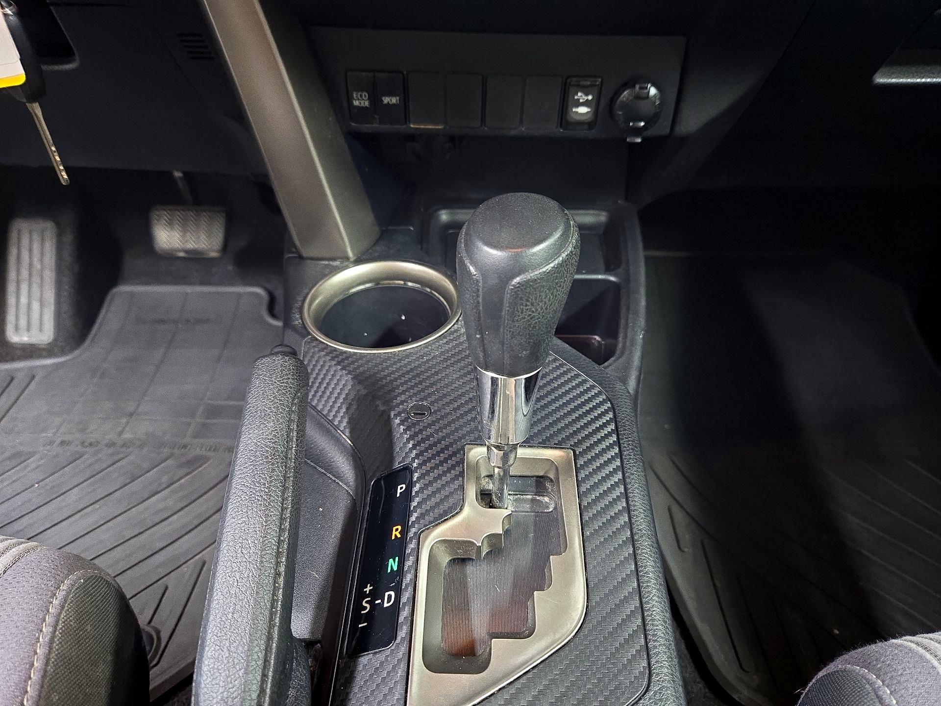 Thumbnail: 2014 Toyota RAV4 - 17