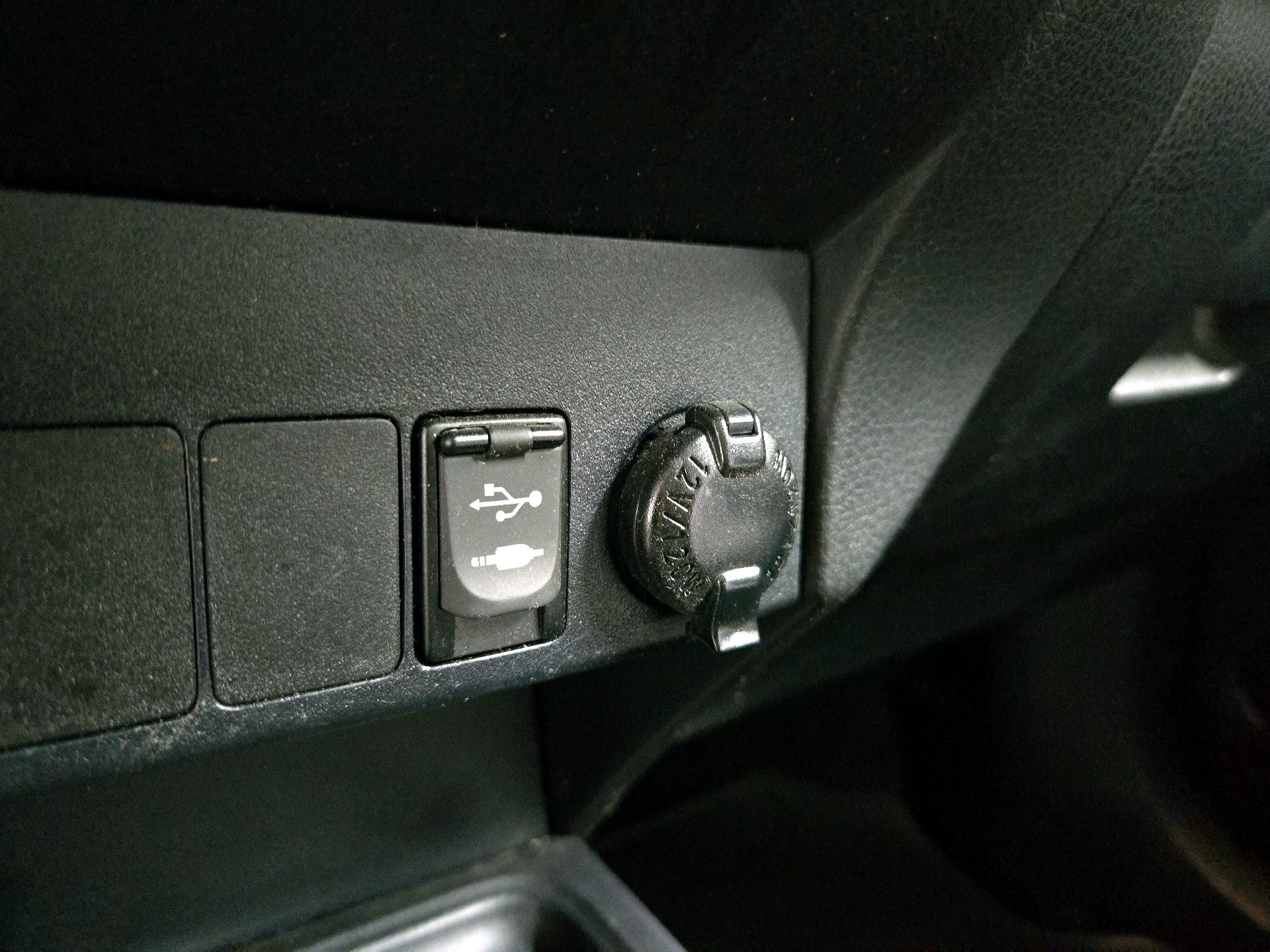 Thumbnail: 2014 Toyota RAV4 - 18
