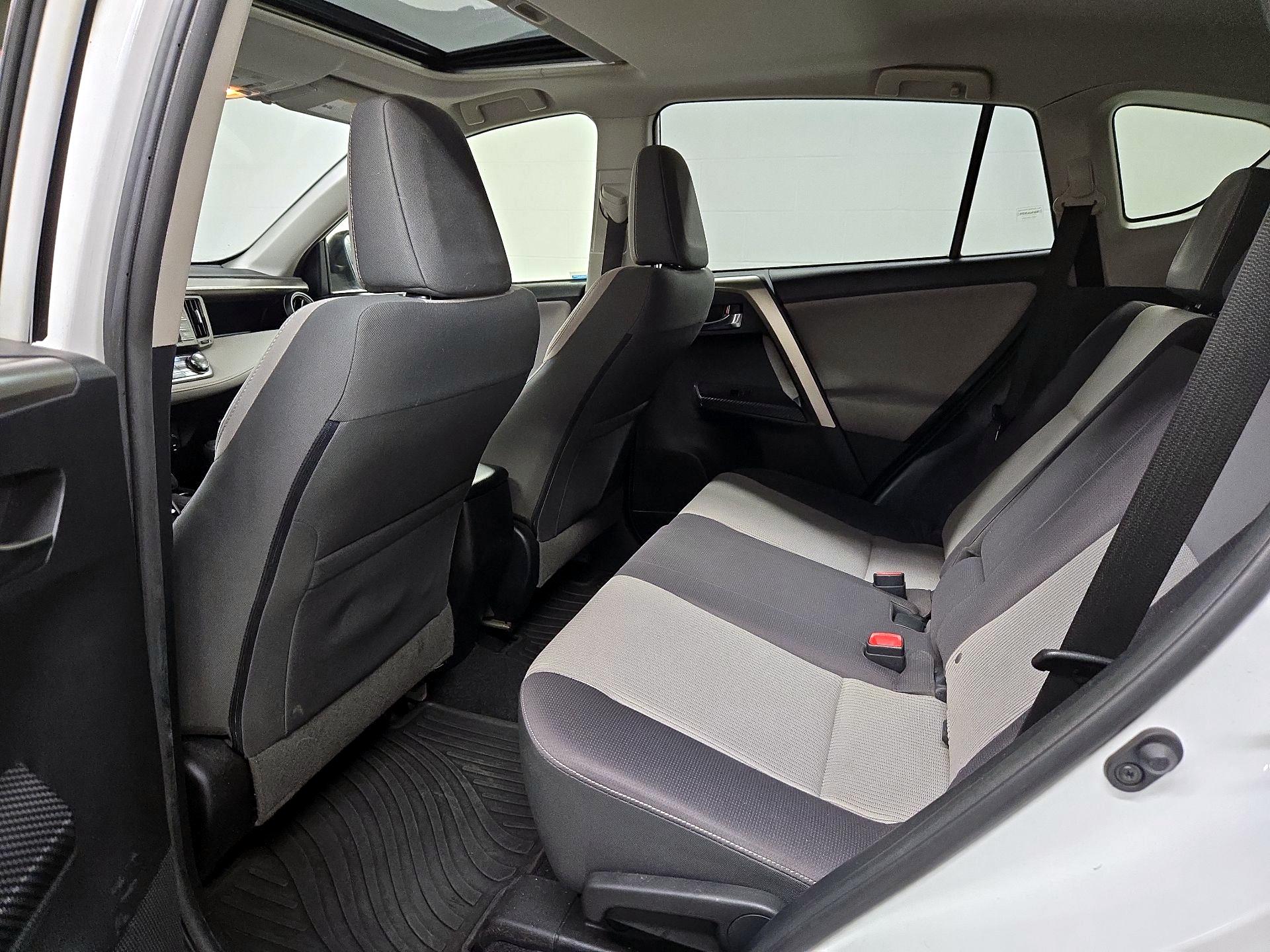 Thumbnail: 2014 Toyota RAV4 - 20