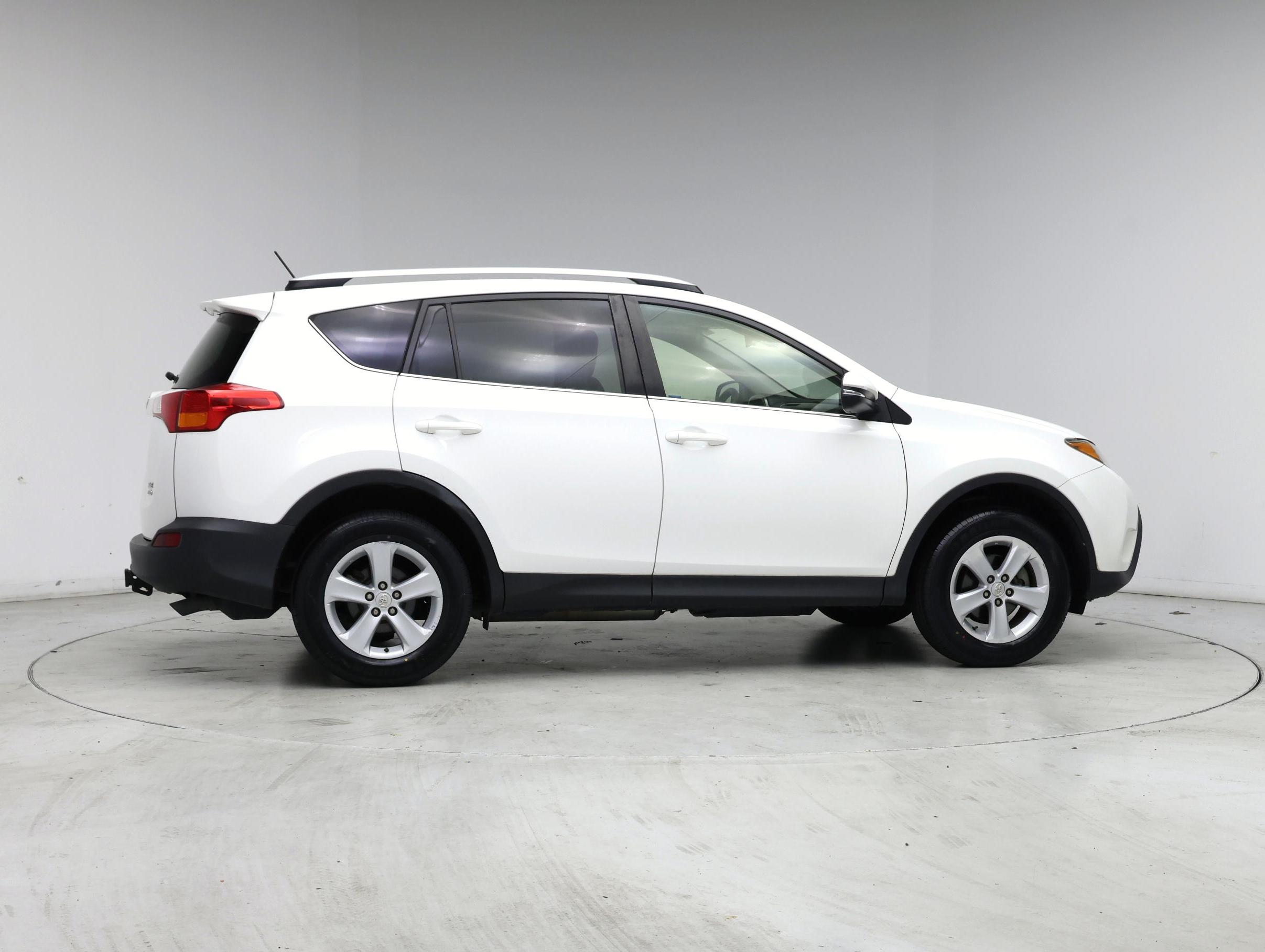 Thumbnail: 2014 Toyota RAV4 - 7