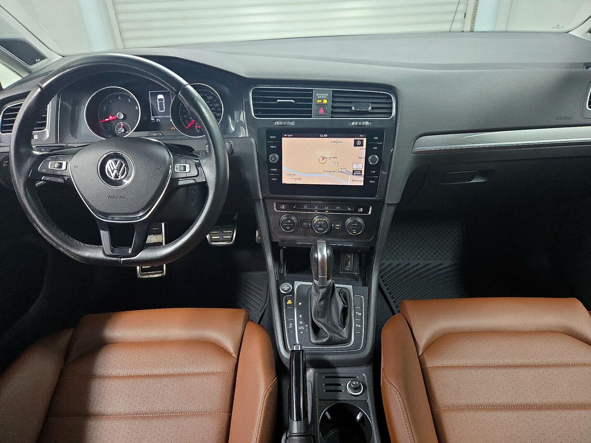 Thumbnail: 2018 Volkswagen Golf - 9