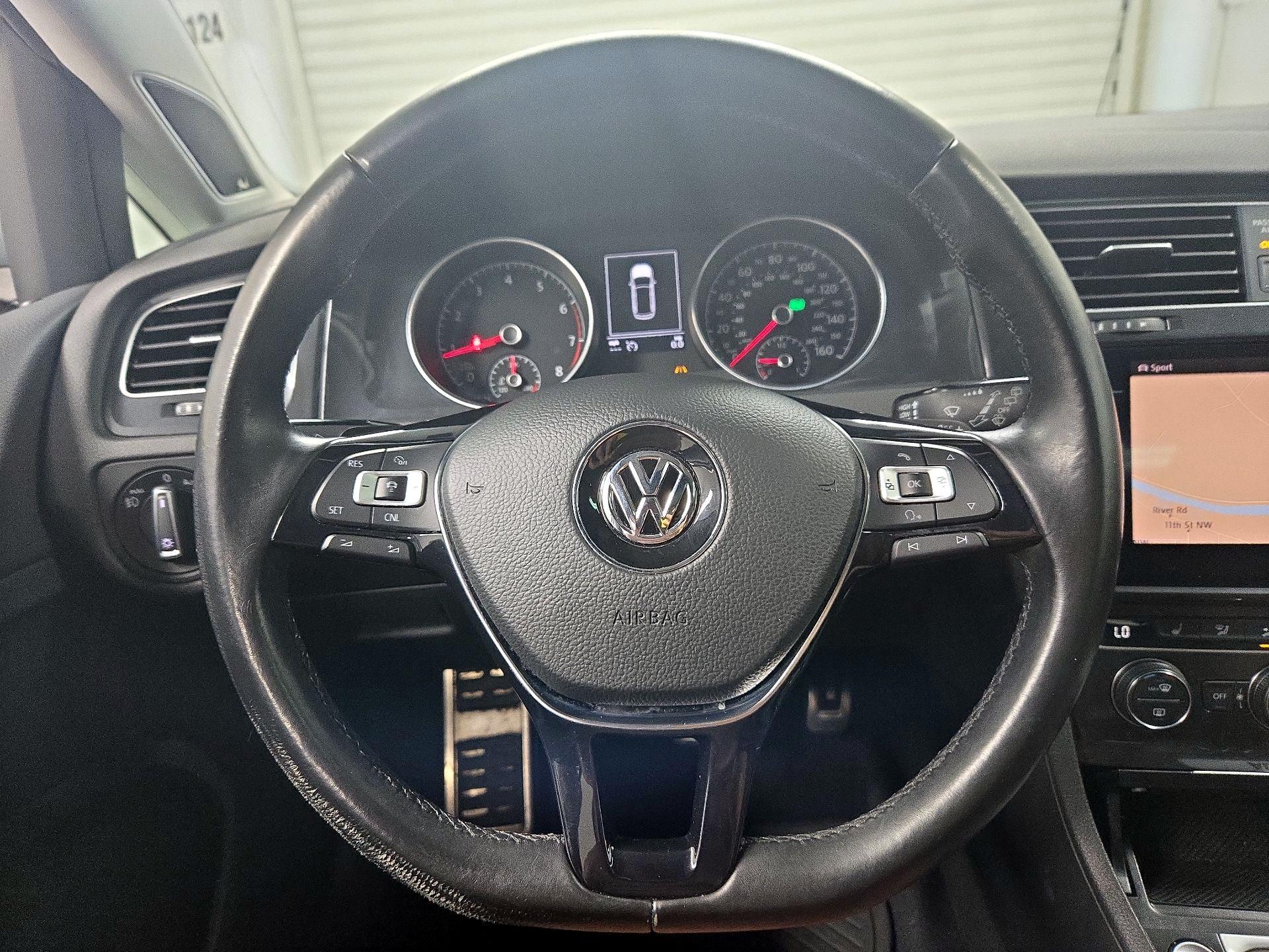 Thumbnail: 2018 Volkswagen Golf - 10