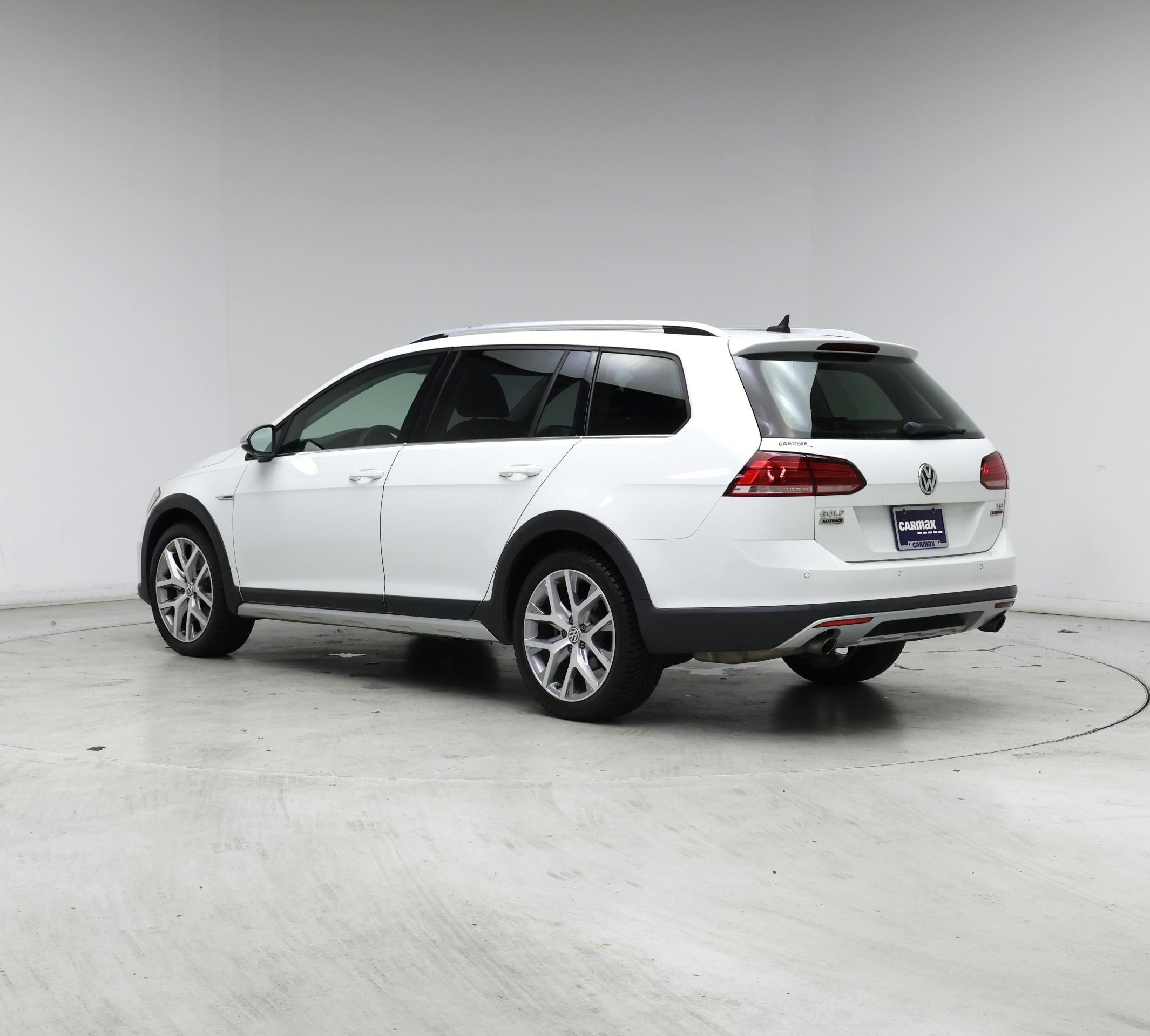 Thumbnail: 2018 Volkswagen Golf - 2