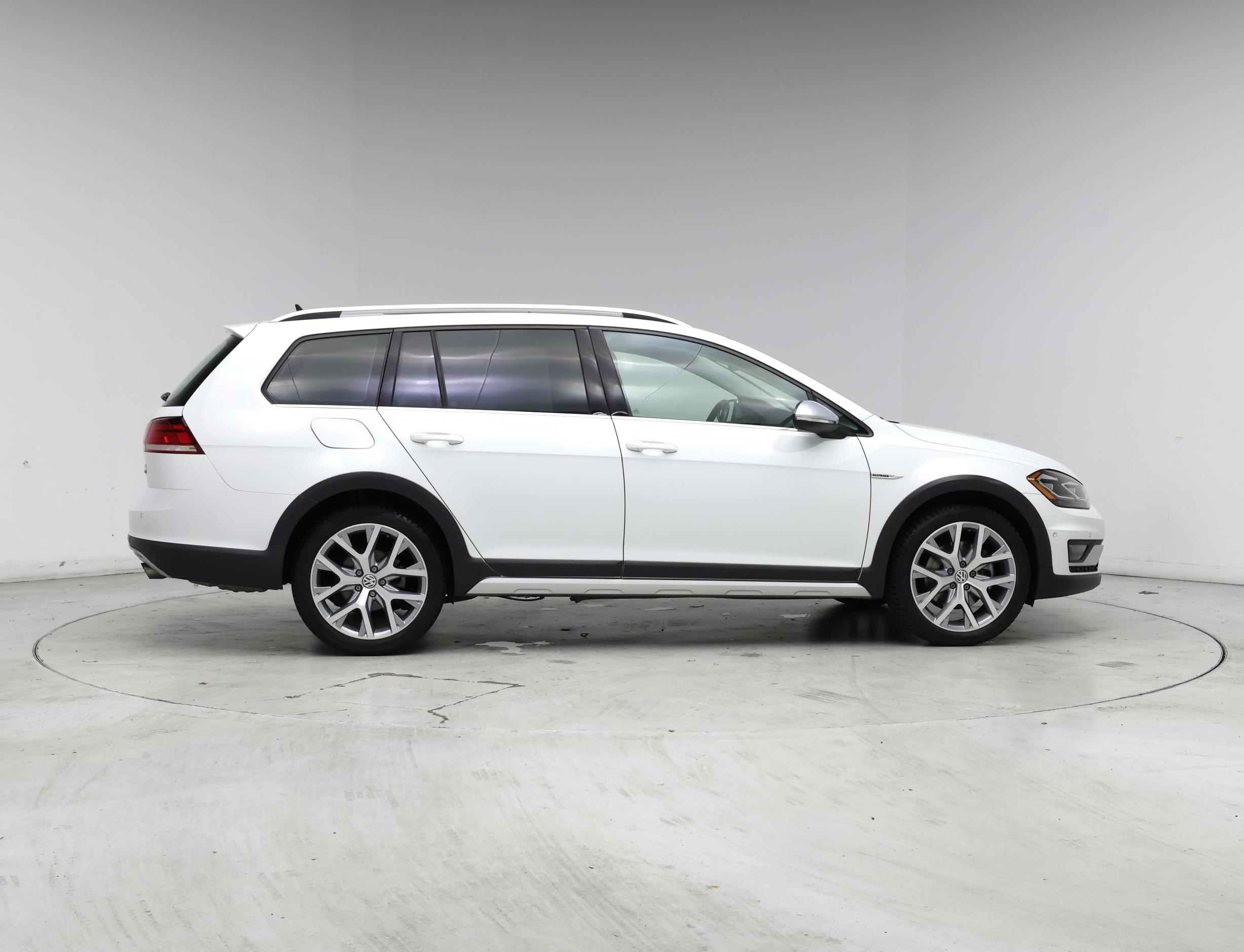 Thumbnail: 2018 Volkswagen Golf - 7