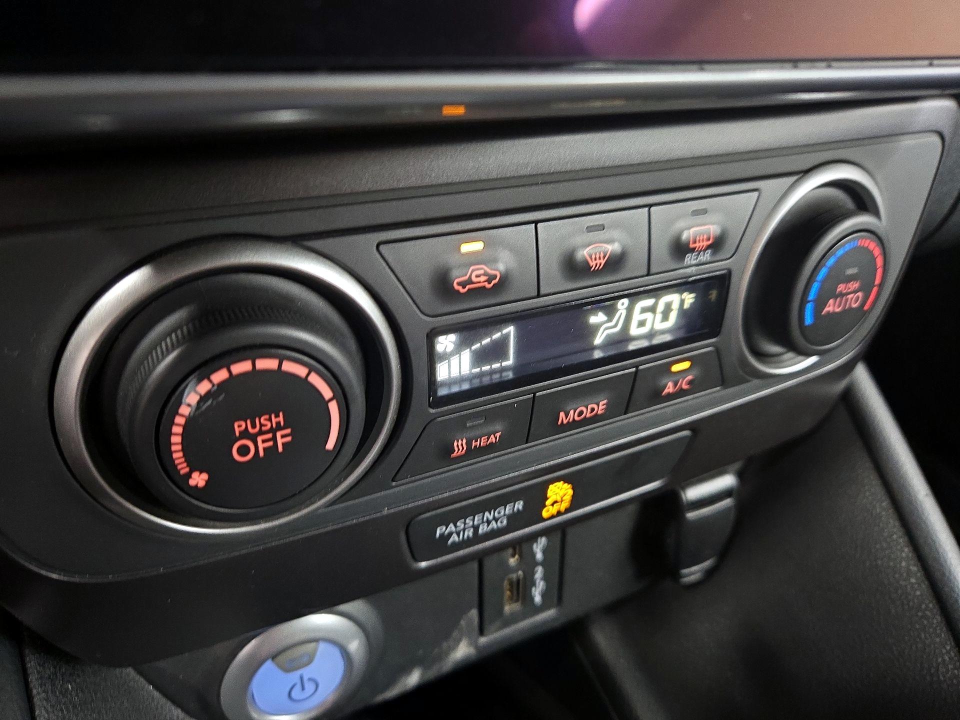 Thumbnail: 2021 Nissan Leaf - 16