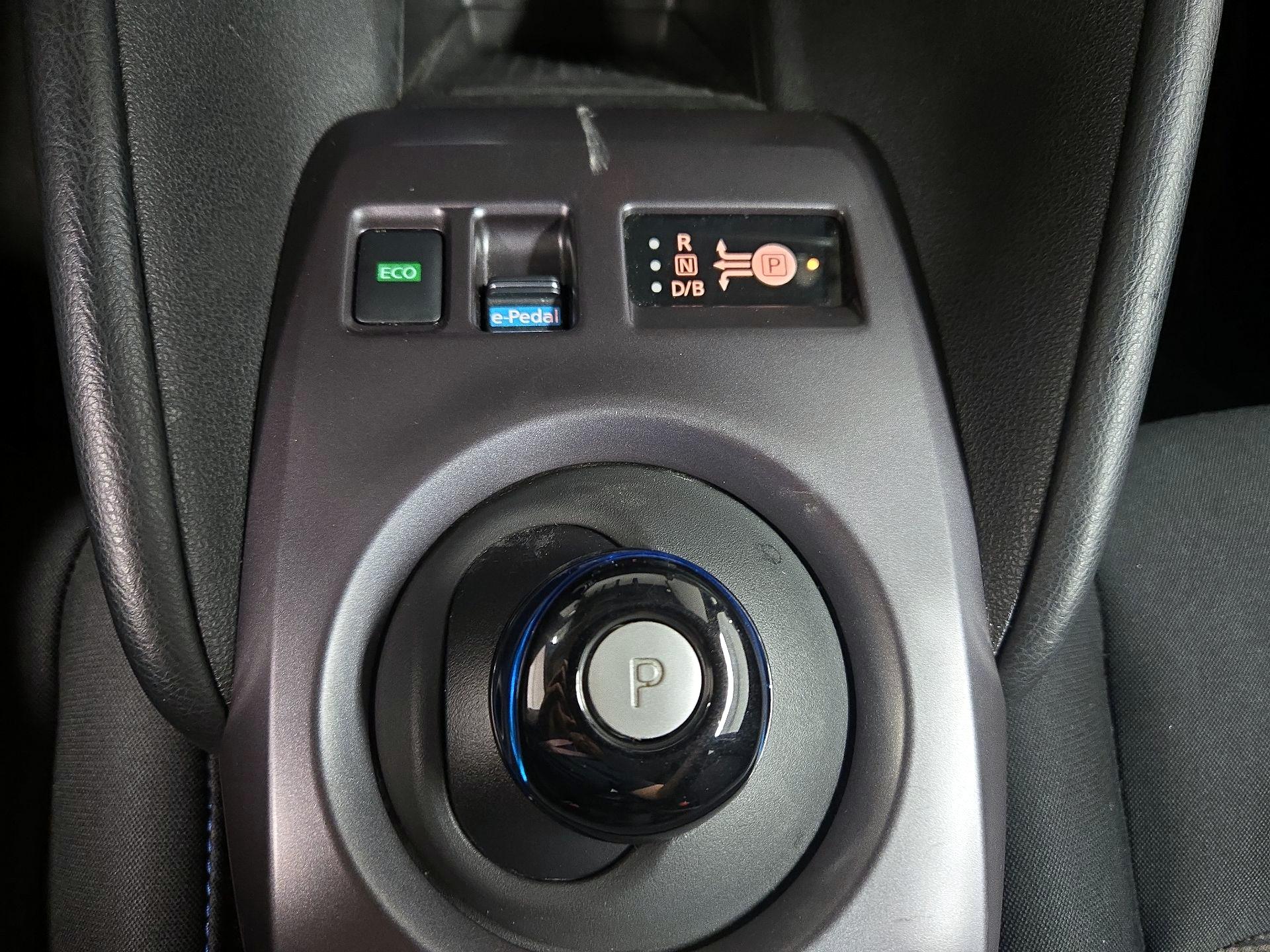 Thumbnail: 2021 Nissan Leaf - 17