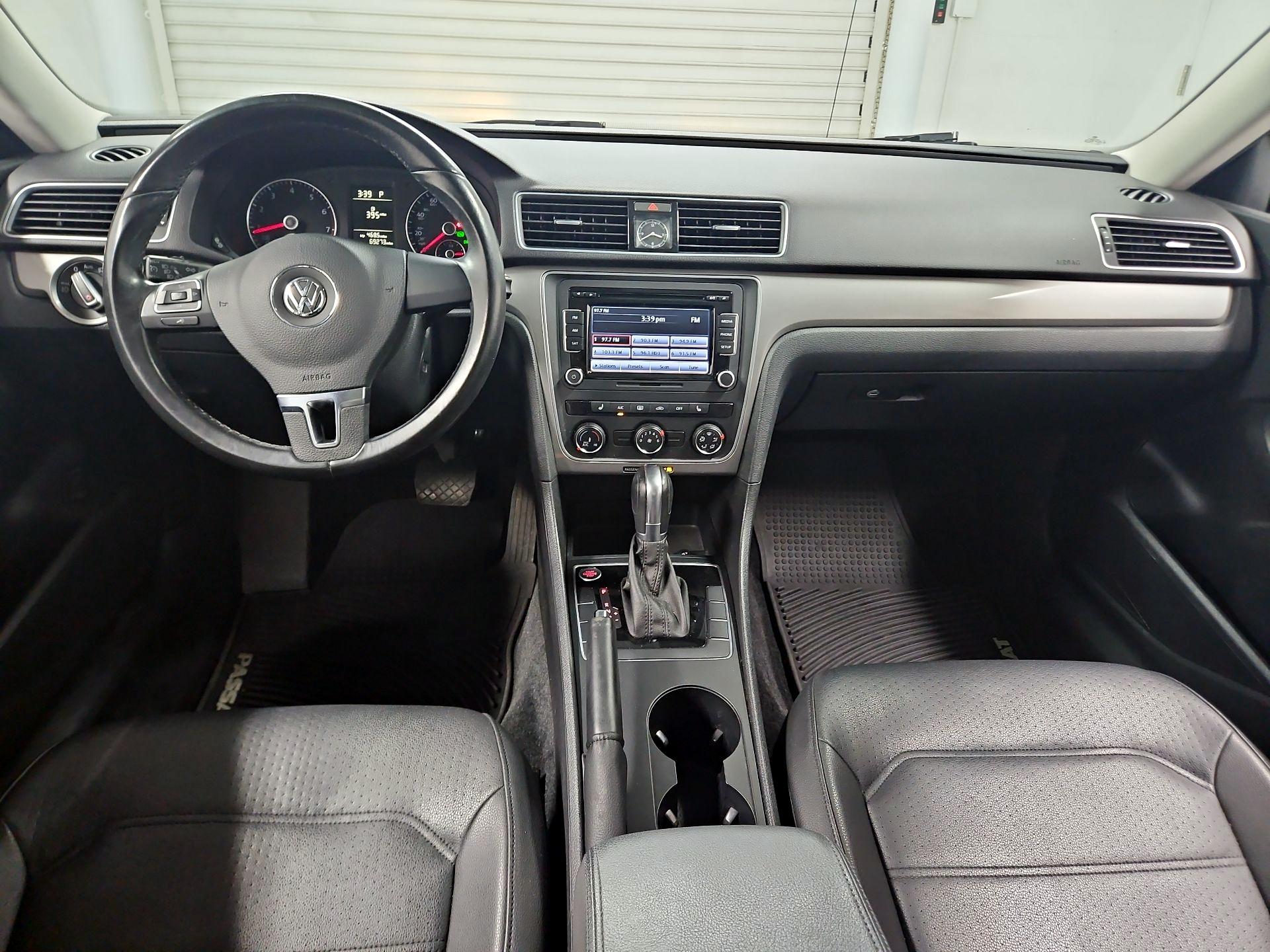 Thumbnail: 2015 Volkswagen Passat - 9