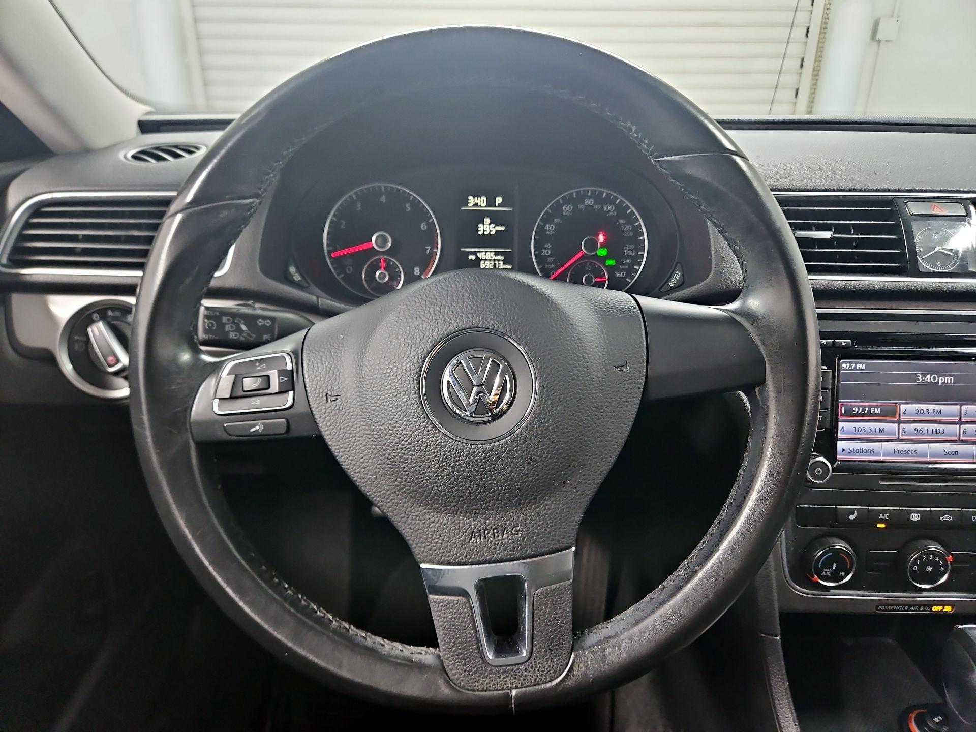 Thumbnail: 2015 Volkswagen Passat - 10