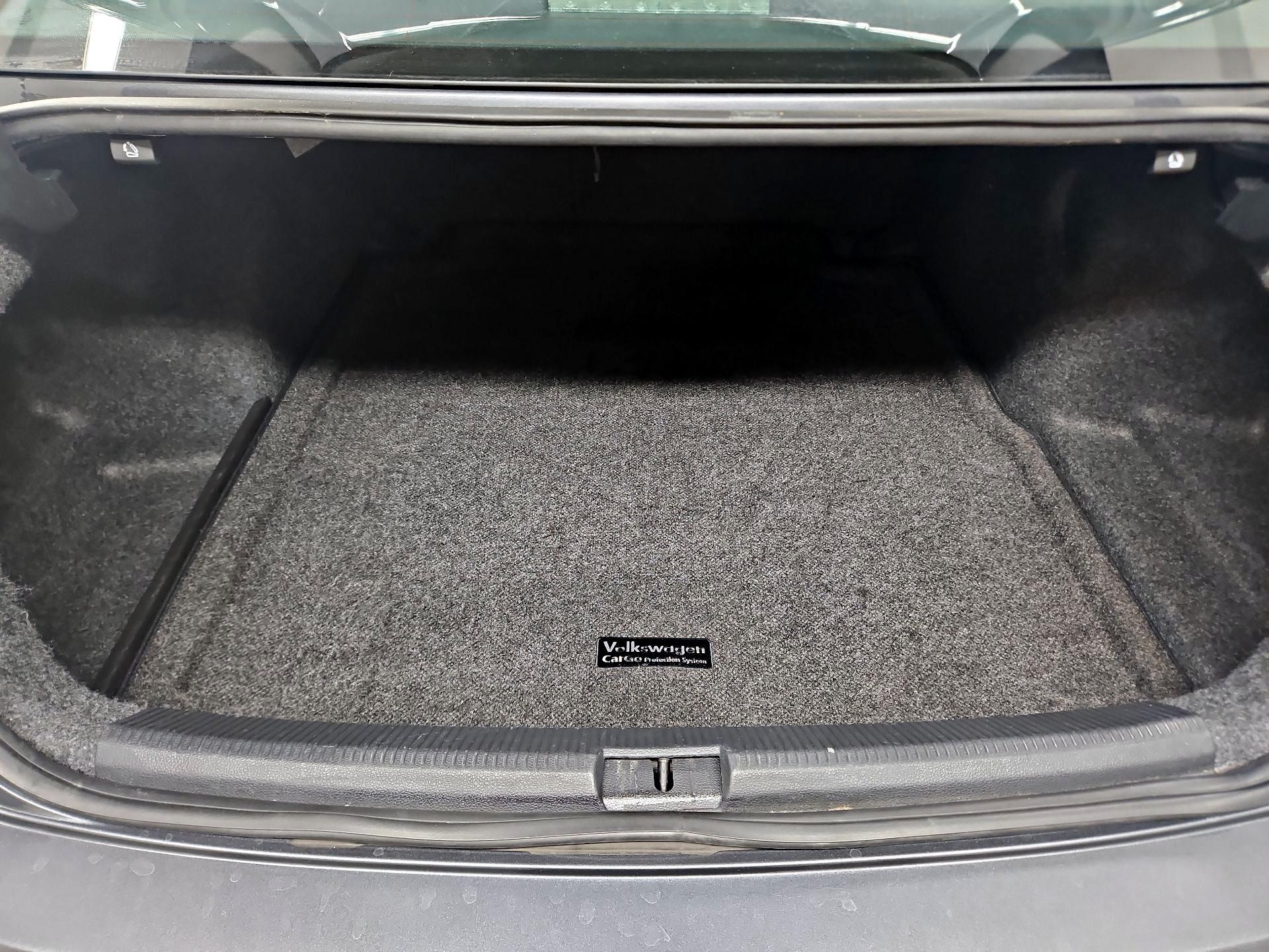 Thumbnail: 2015 Volkswagen Passat - 20