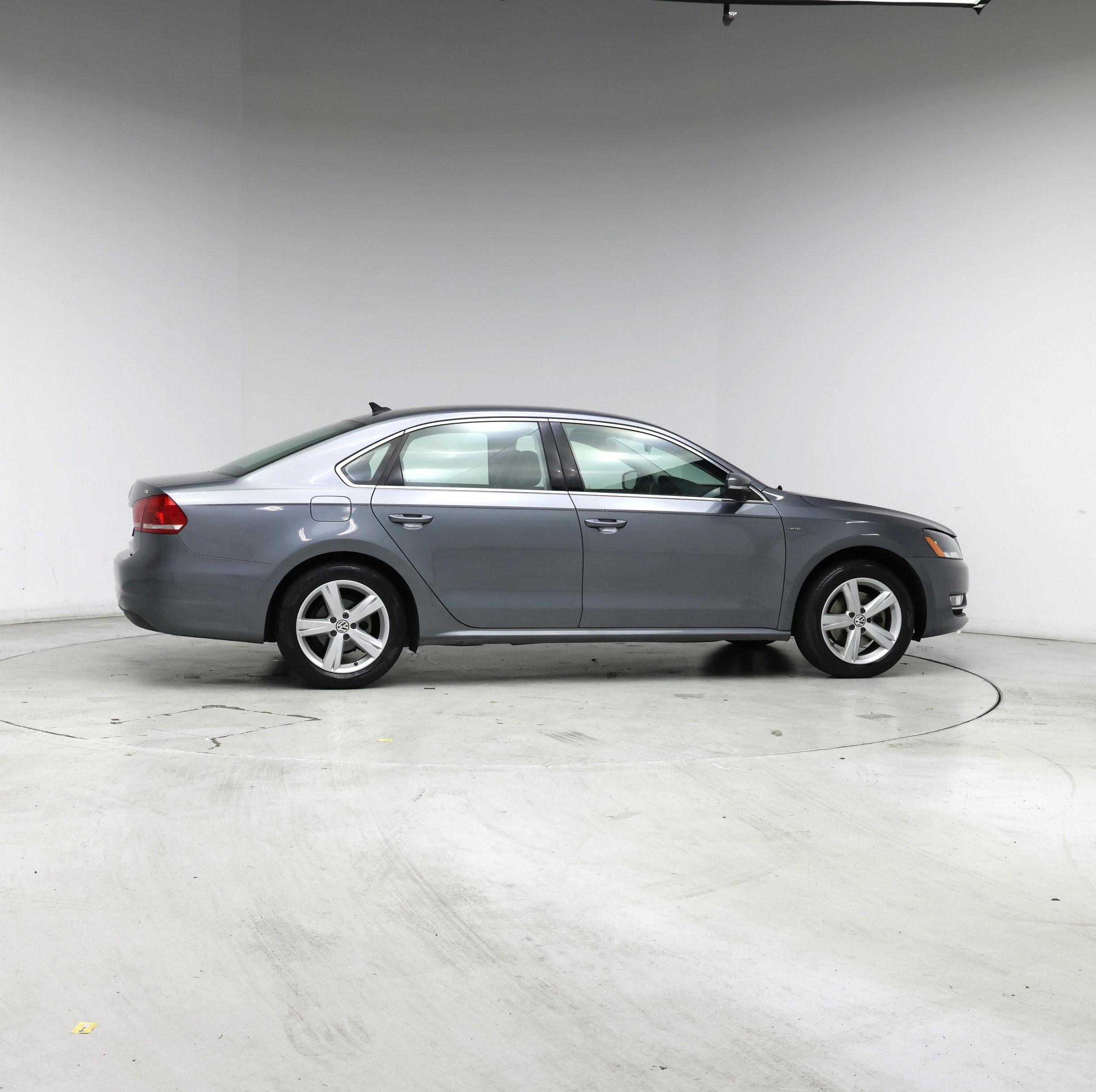 Thumbnail: 2015 Volkswagen Passat - 7