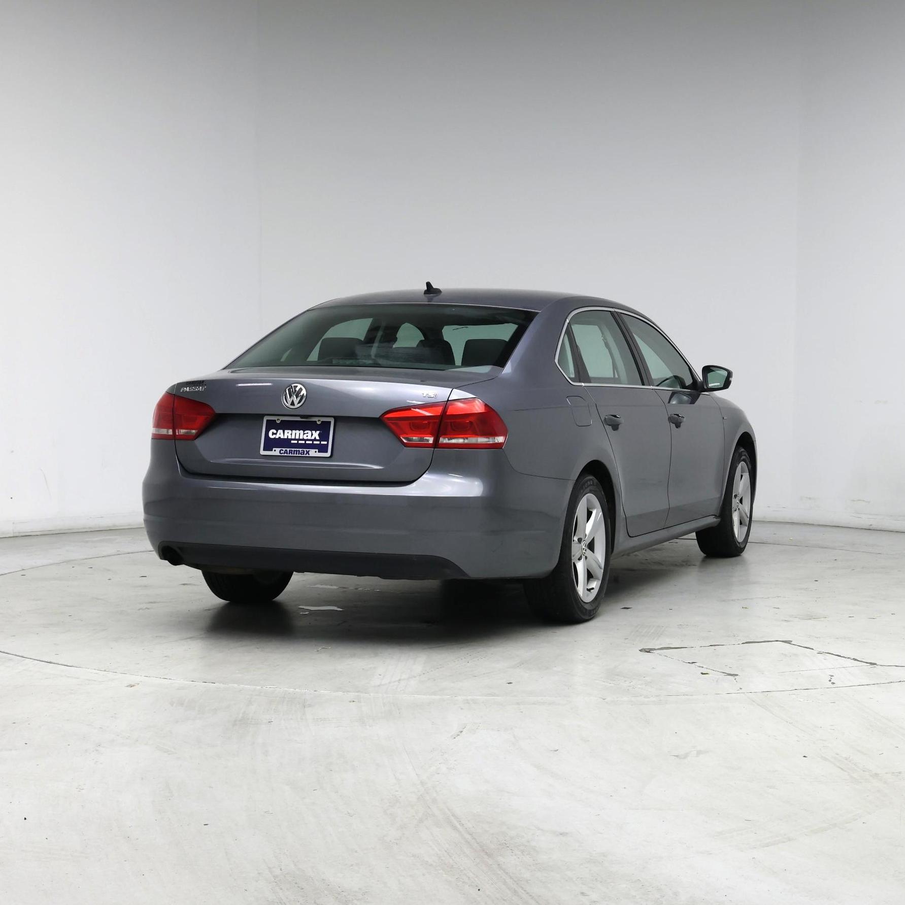 Thumbnail: 2015 Volkswagen Passat - 8