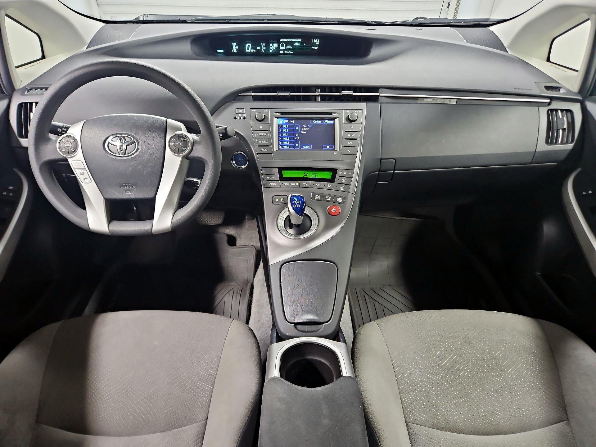 Thumbnail: 2015 Toyota Prius - 9