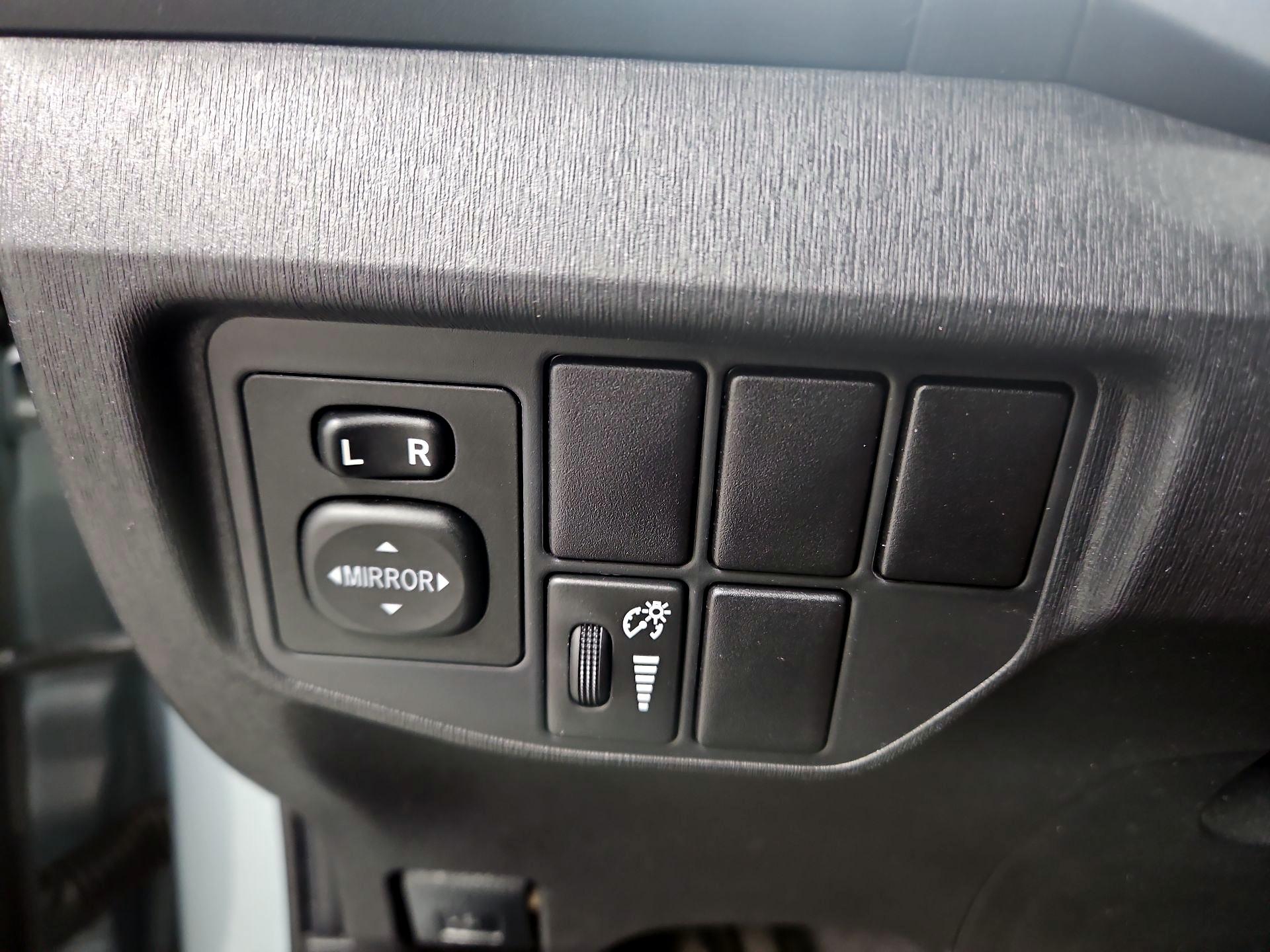 Thumbnail: 2015 Toyota Prius - 13