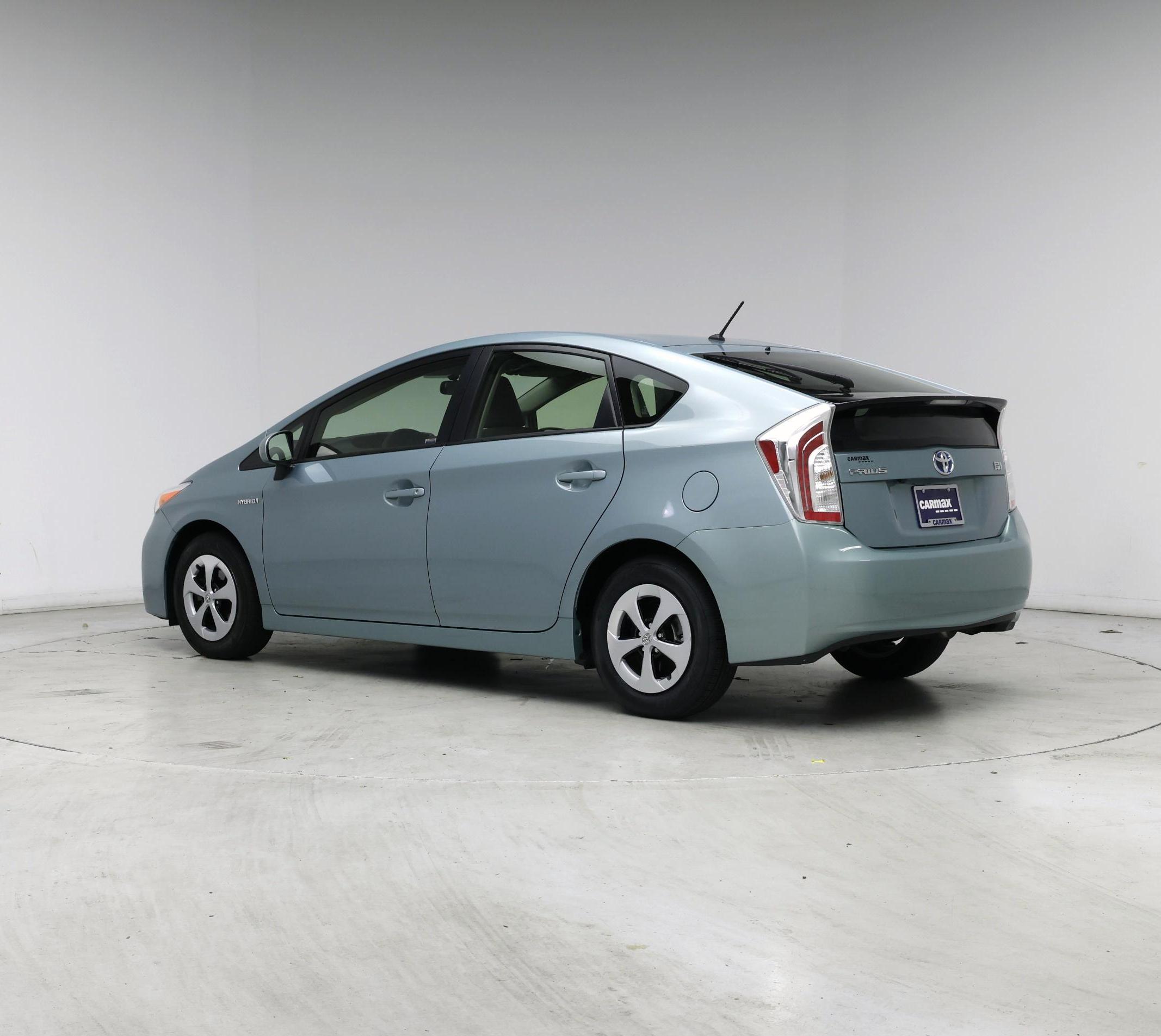 Thumbnail: 2015 Toyota Prius - 2