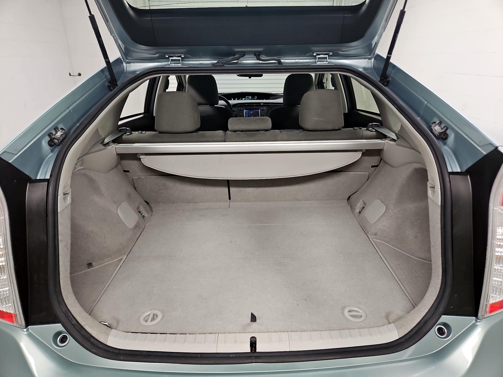 Thumbnail: 2015 Toyota Prius - 20