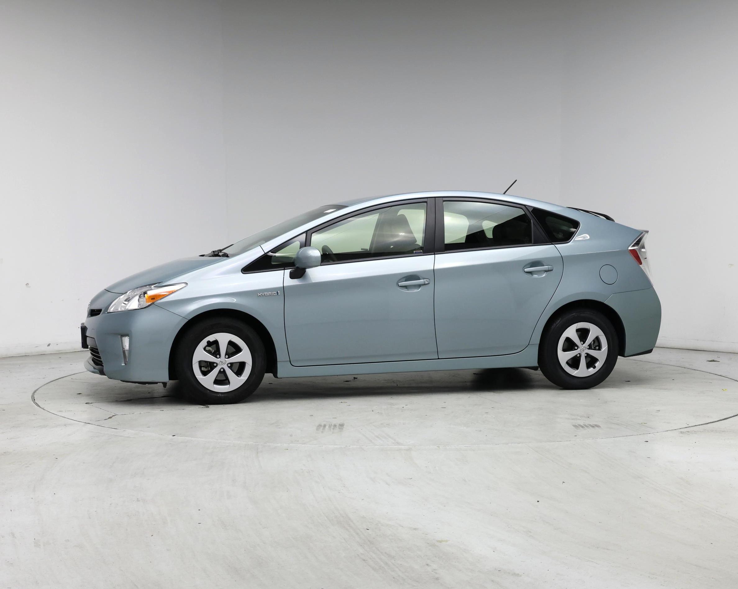 Thumbnail: 2015 Toyota Prius - 3