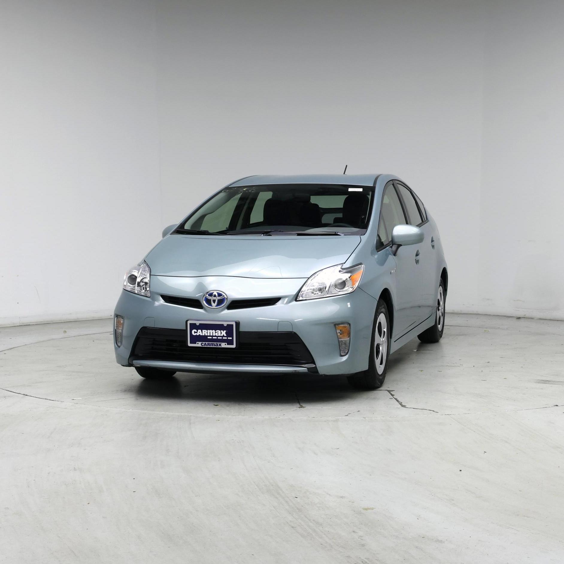 Thumbnail: 2015 Toyota Prius - 4