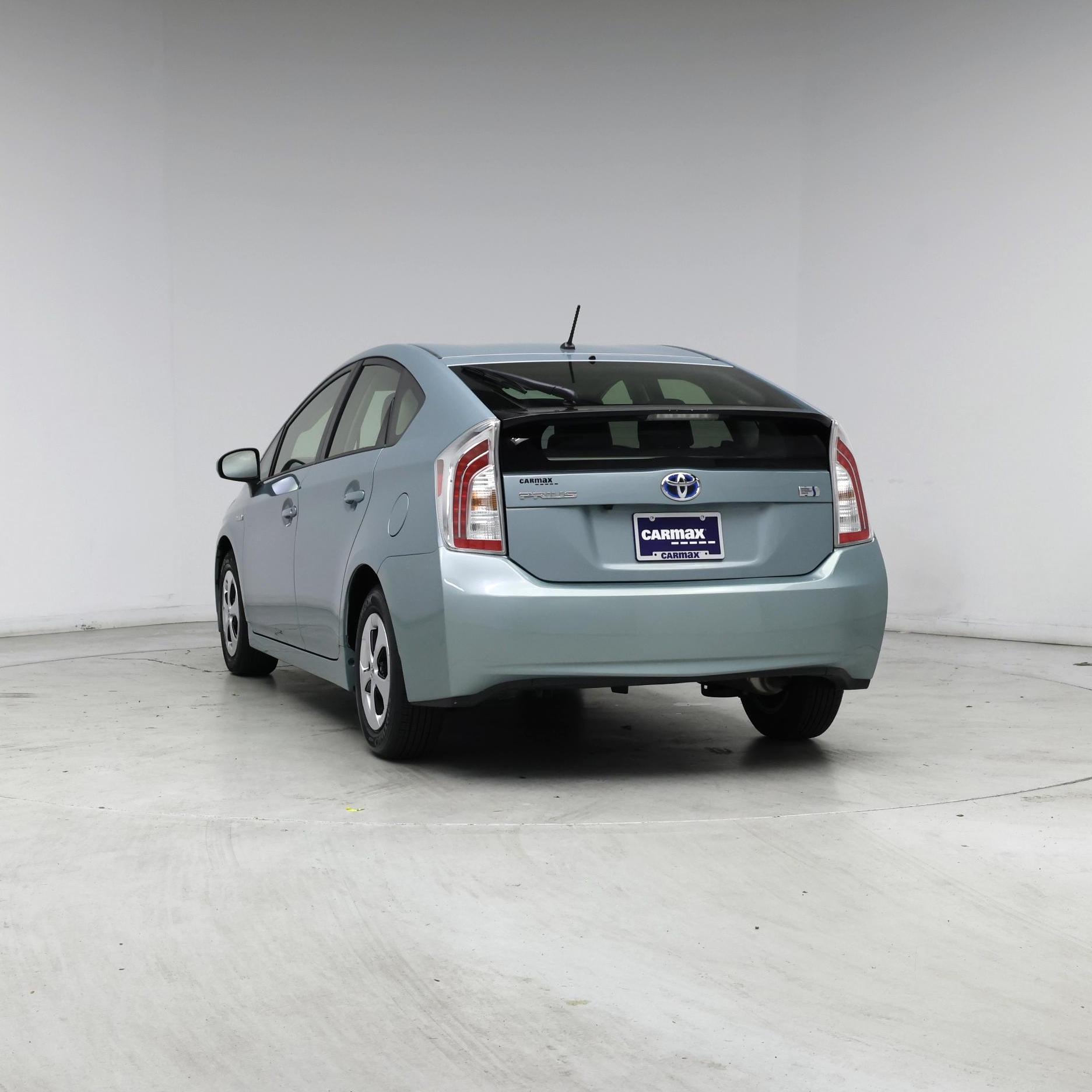Thumbnail: 2015 Toyota Prius - 6