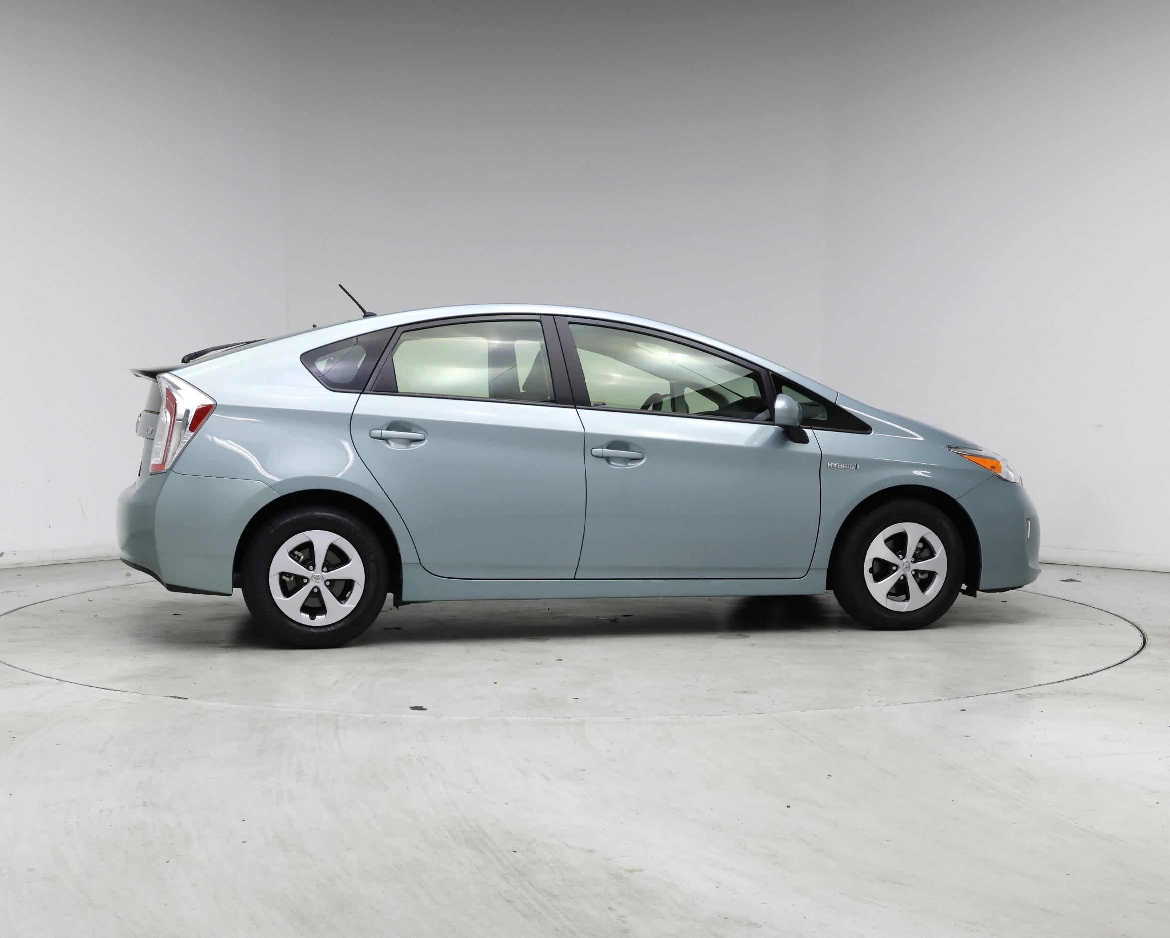 Thumbnail: 2015 Toyota Prius - 7