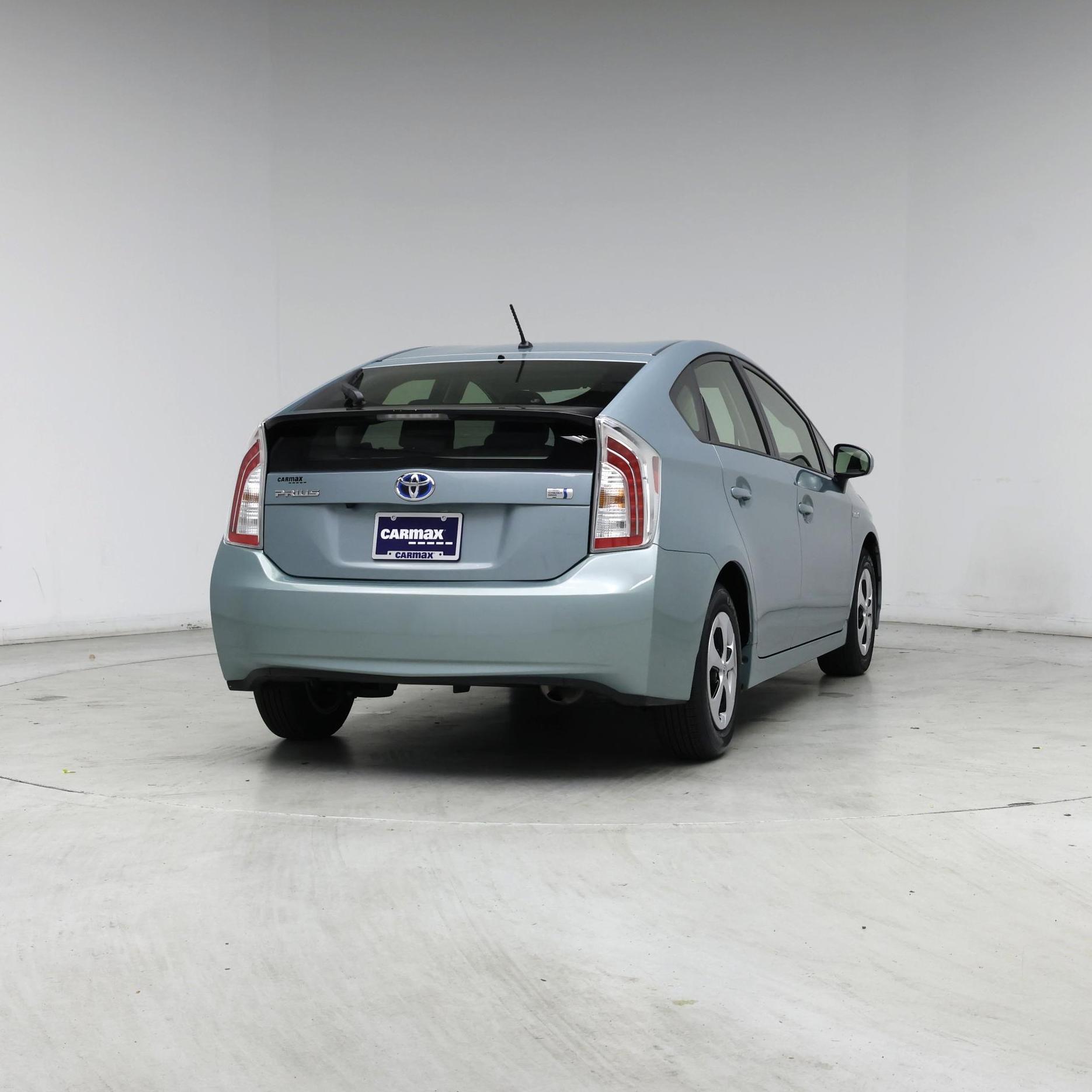 Thumbnail: 2015 Toyota Prius - 8