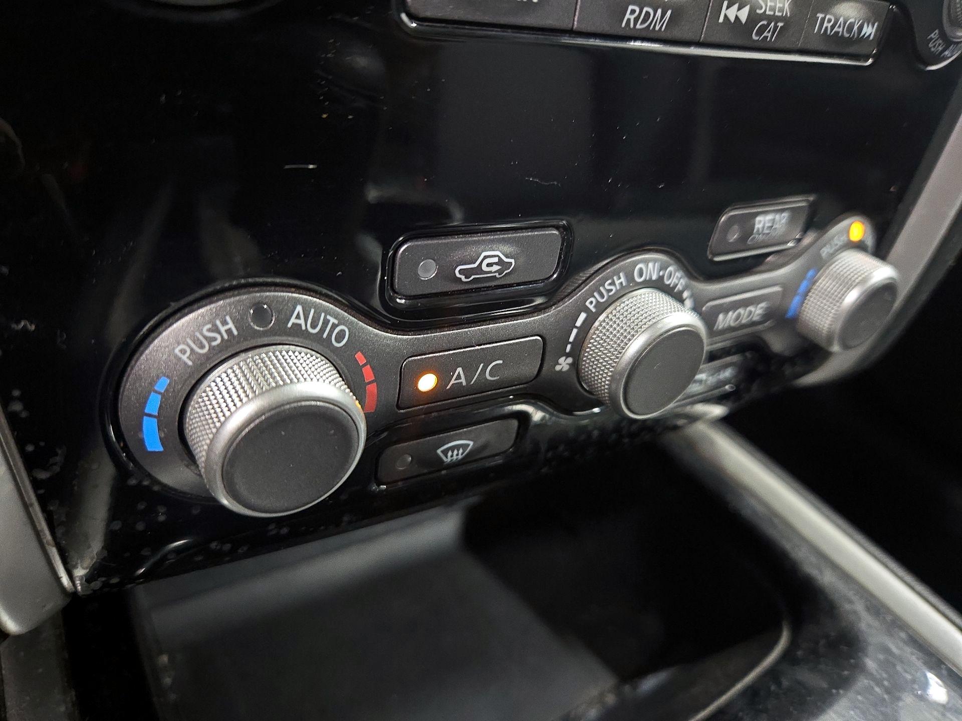 Thumbnail: 2017 Nissan Pathfinder - 16