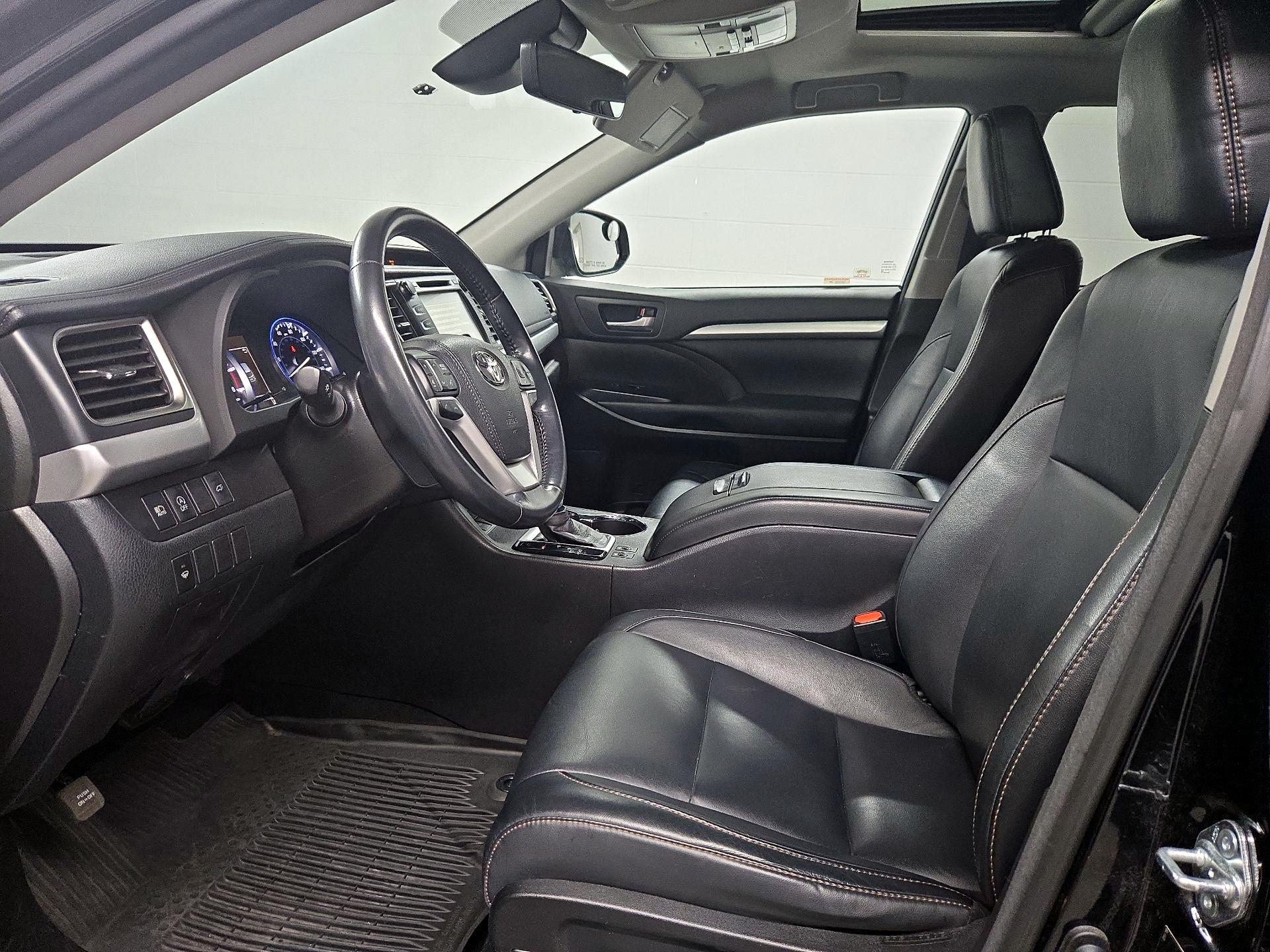 Thumbnail: 2018 Toyota Highlander - 11