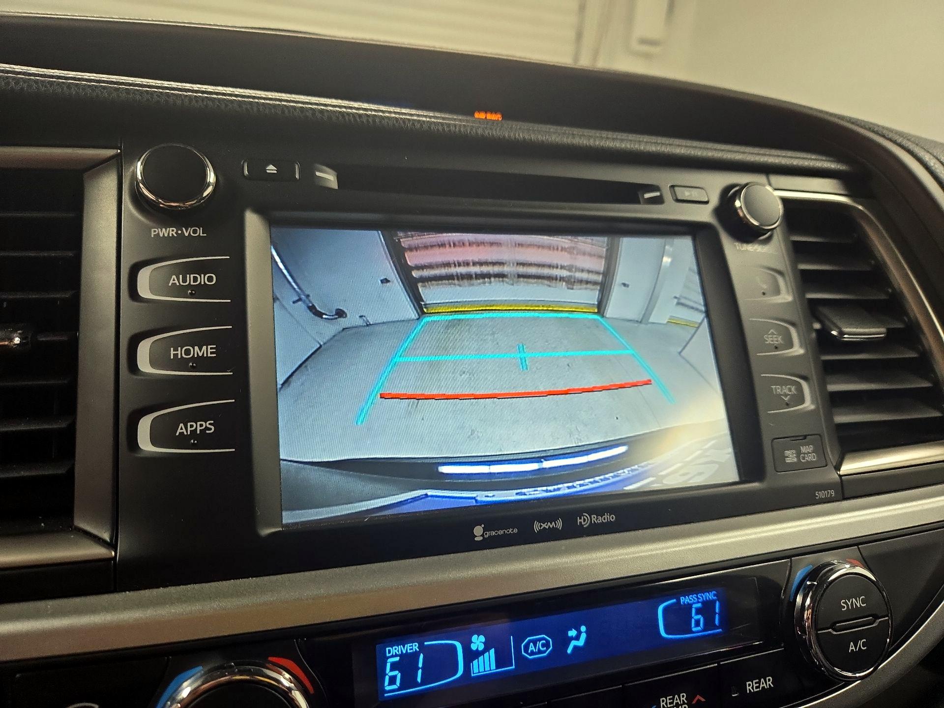 Thumbnail: 2018 Toyota Highlander - 14