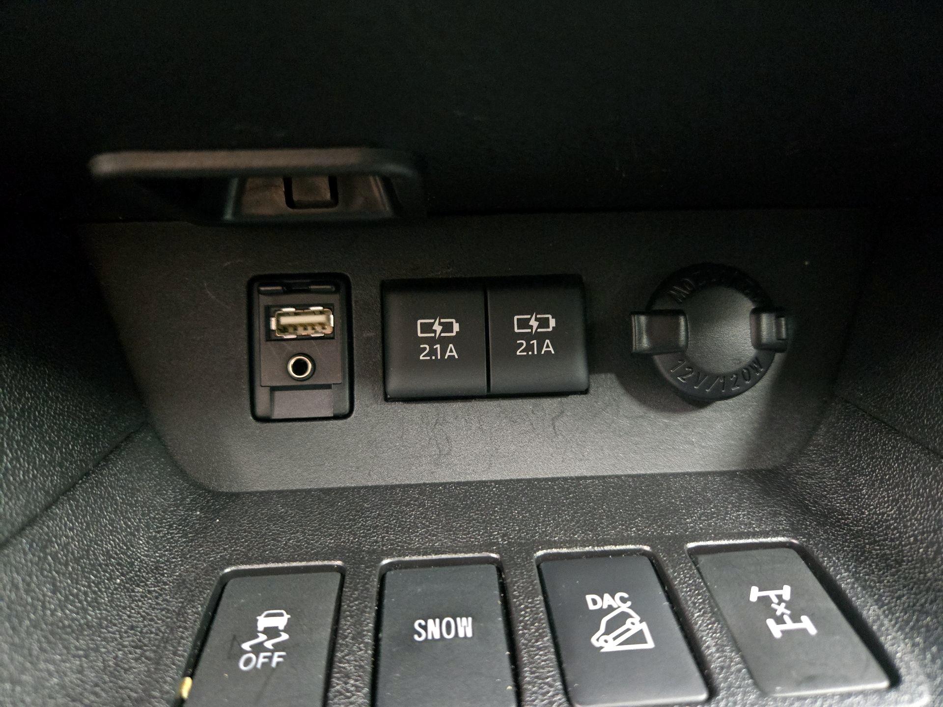 Thumbnail: 2018 Toyota Highlander - 18