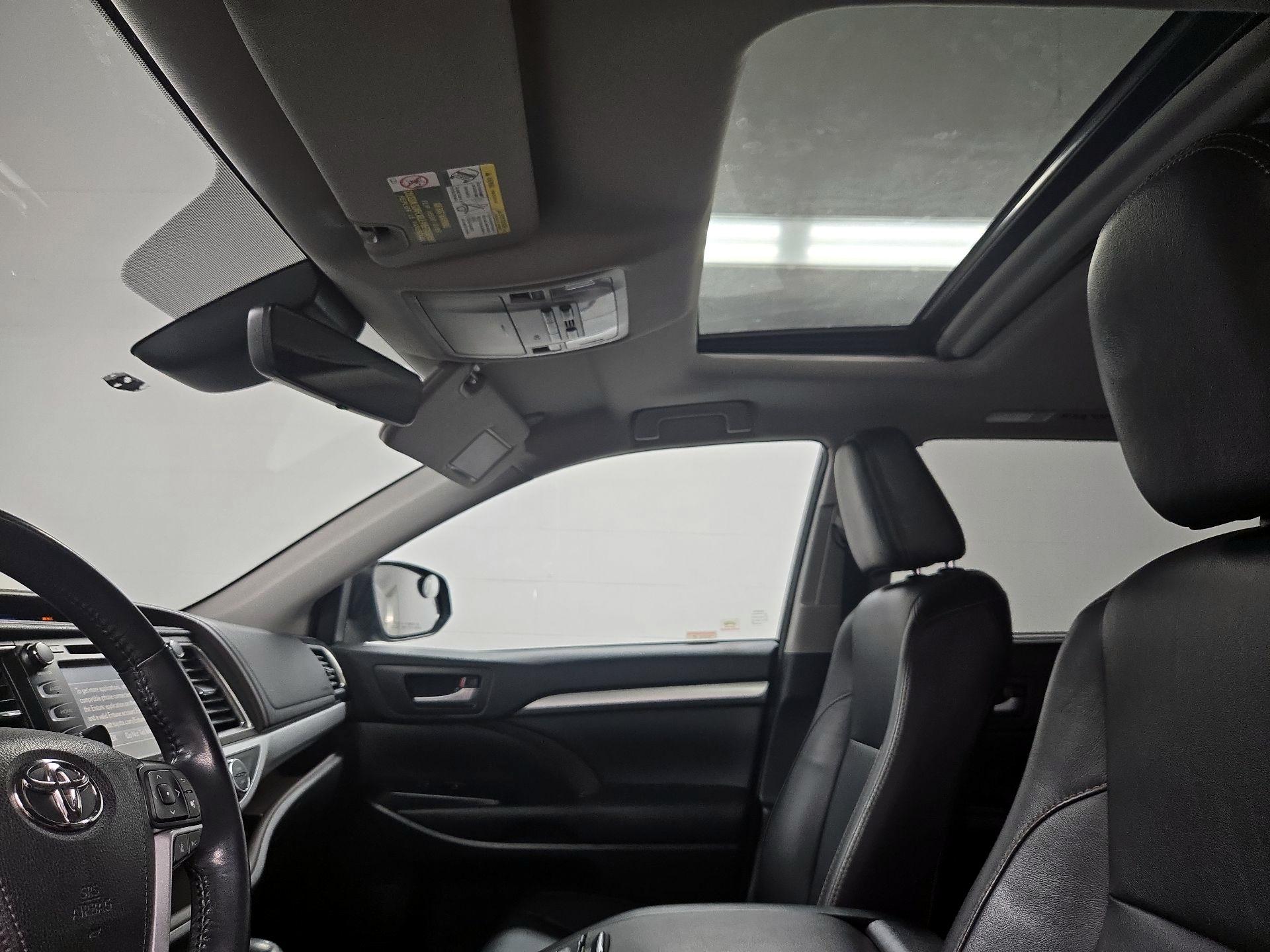 Thumbnail: 2018 Toyota Highlander - 19