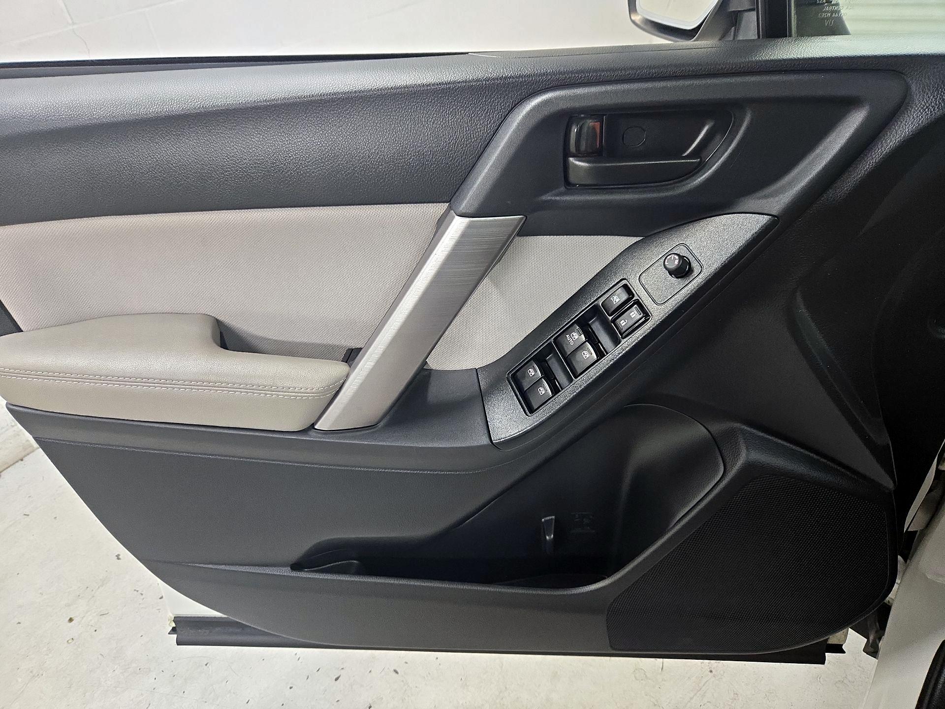 Thumbnail: 2016 Subaru Forester - 12