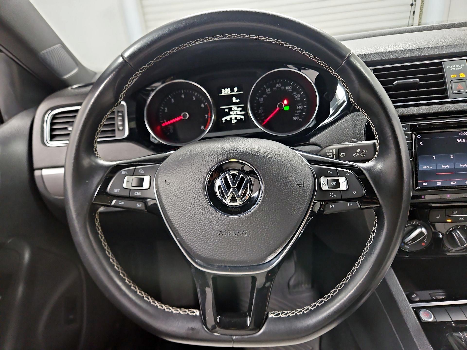 Thumbnail: 2016 Volkswagen Jetta - 10