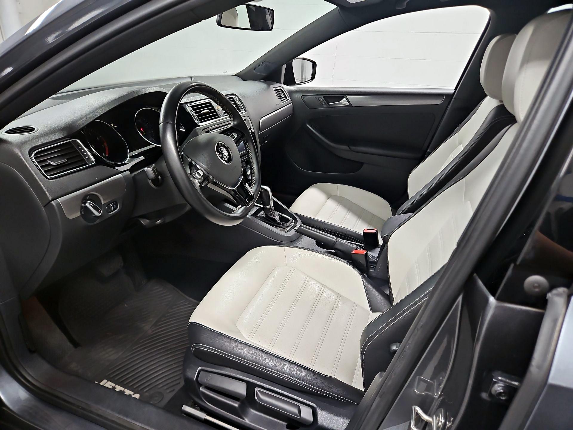 Thumbnail: 2016 Volkswagen Jetta - 11
