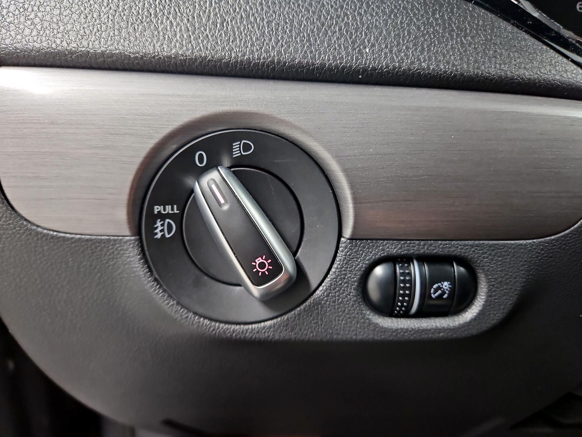Thumbnail: 2016 Volkswagen Jetta - 13