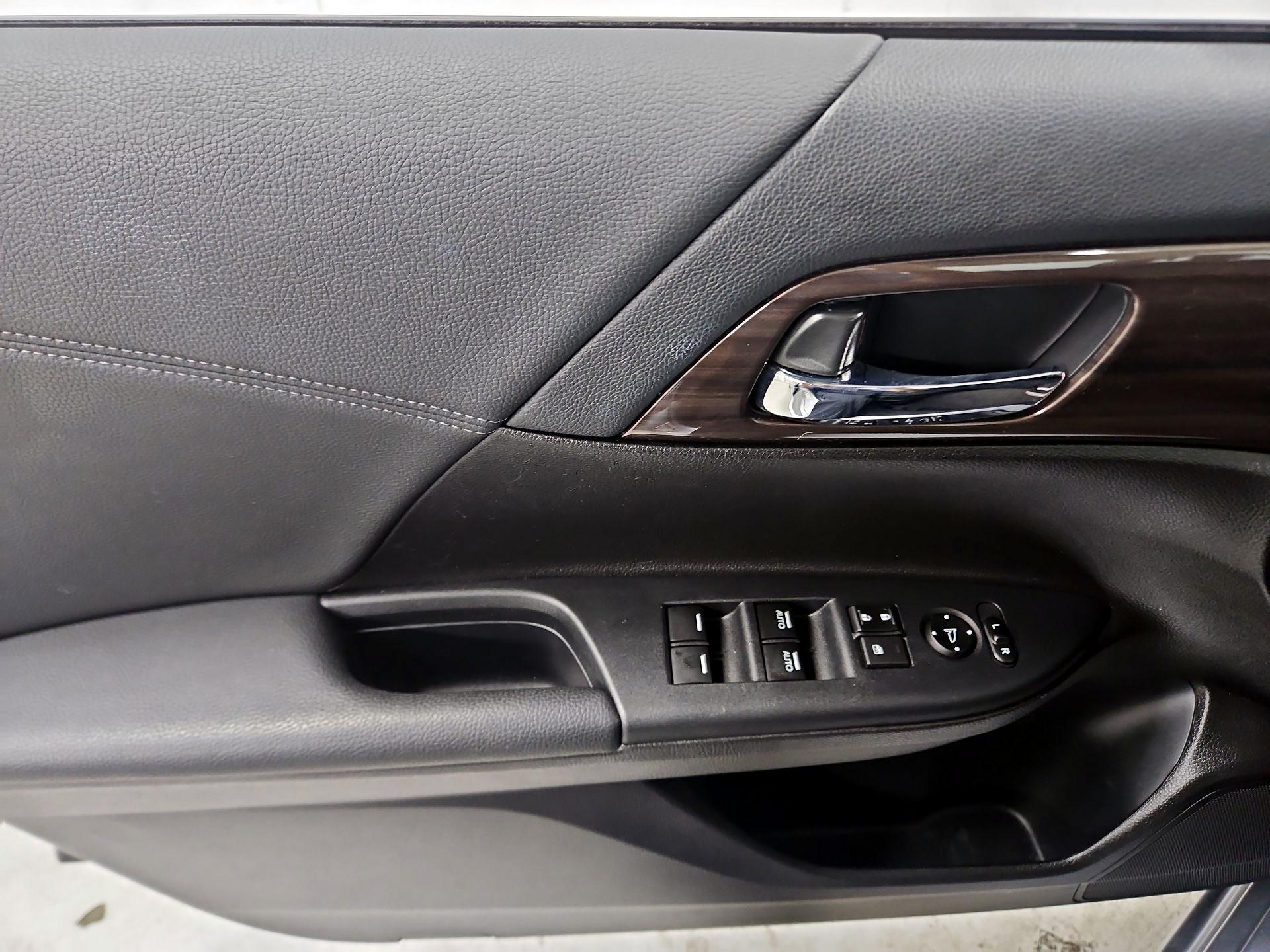 Thumbnail: 2017 Honda Accord - 12
