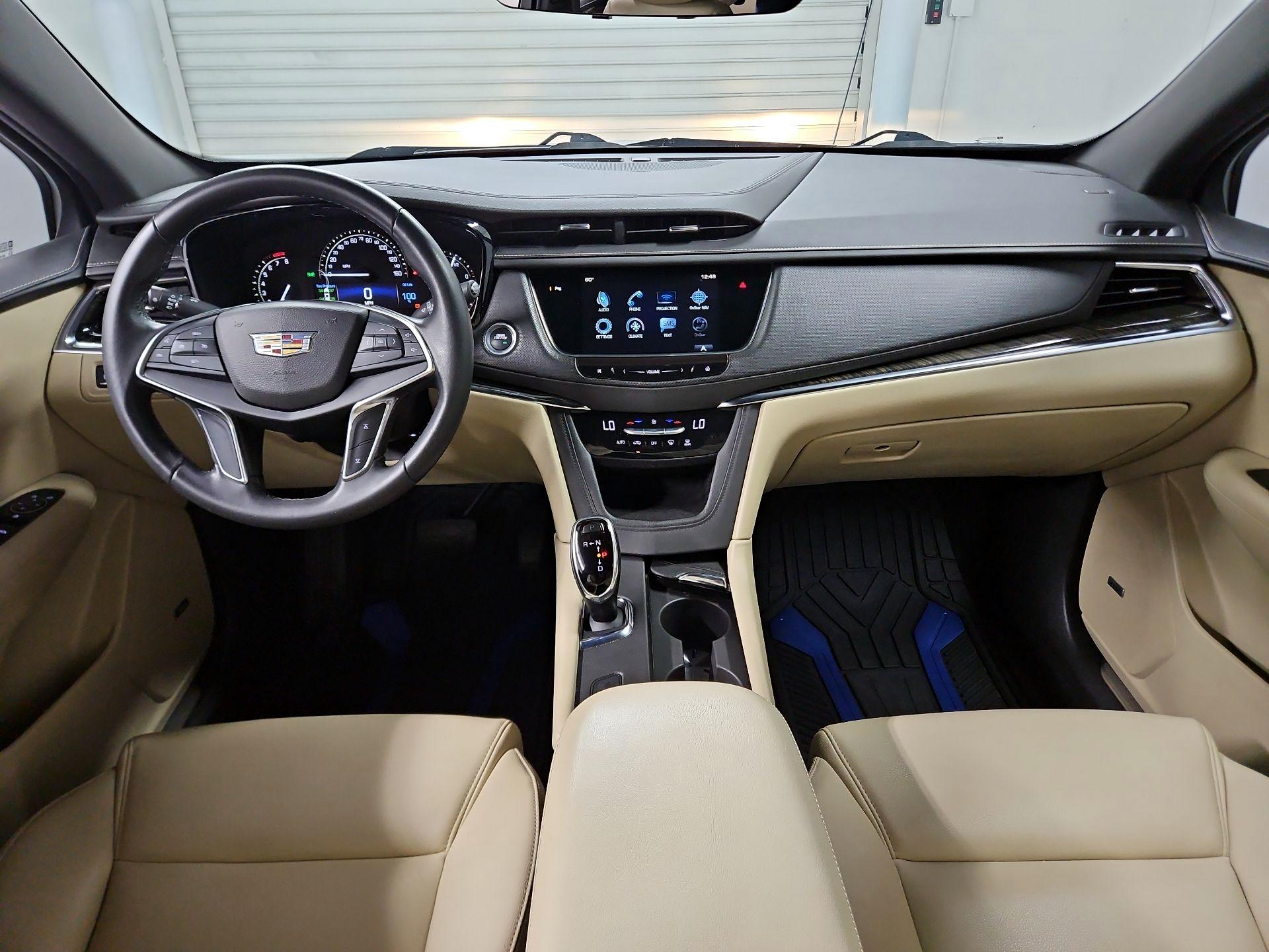 Thumbnail: 2017 Cadillac XT5 - 9