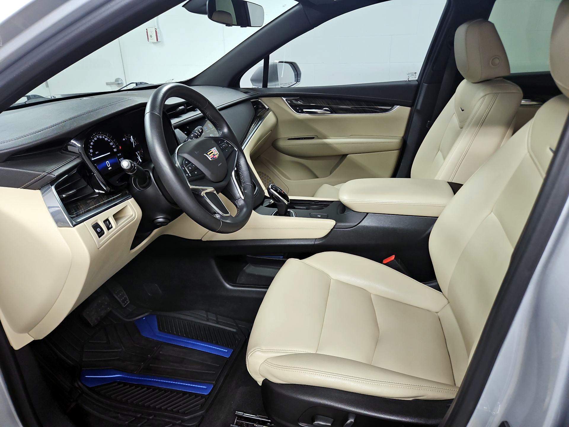 Thumbnail: 2017 Cadillac XT5 - 11