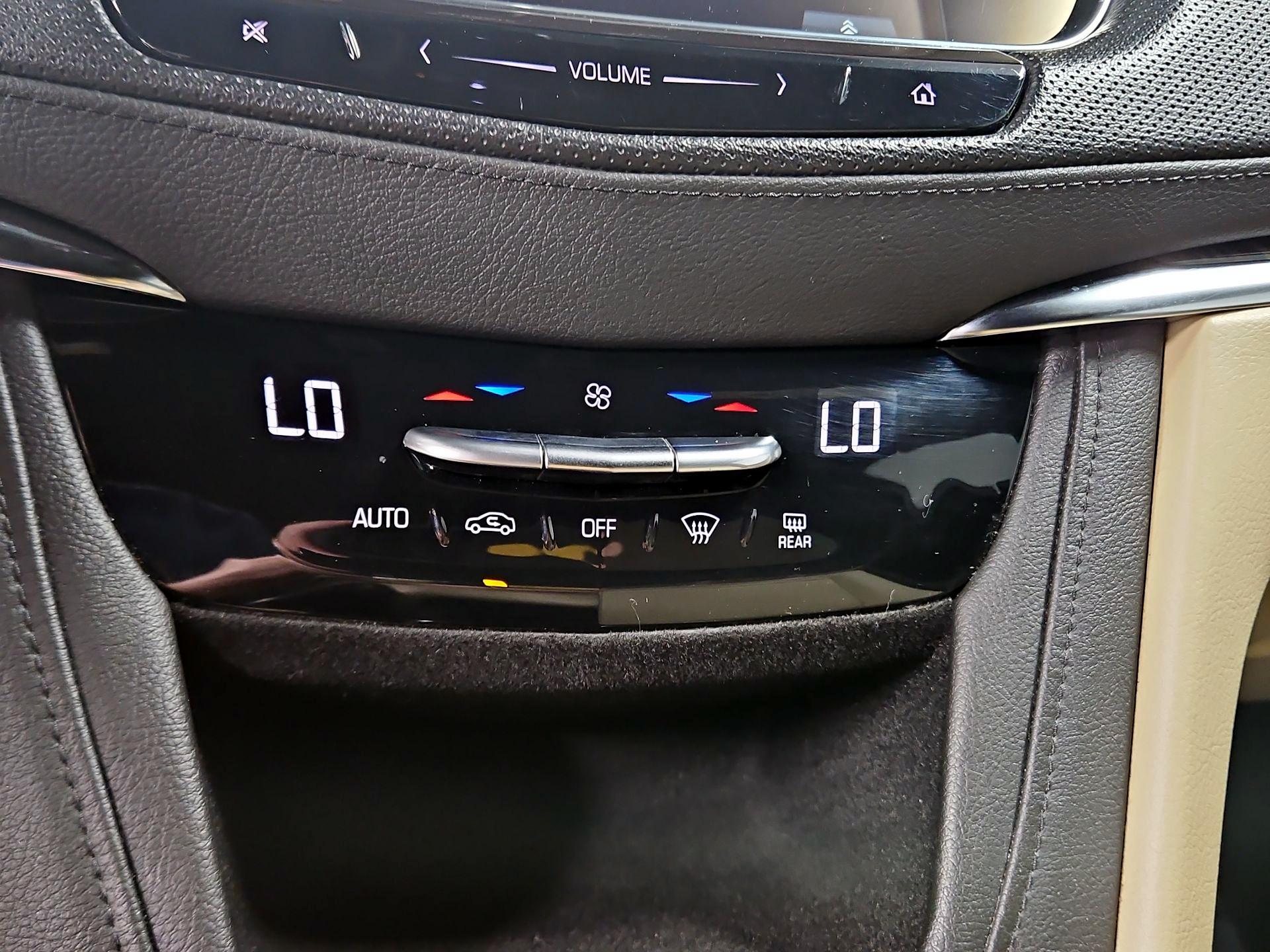 Thumbnail: 2017 Cadillac XT5 - 16