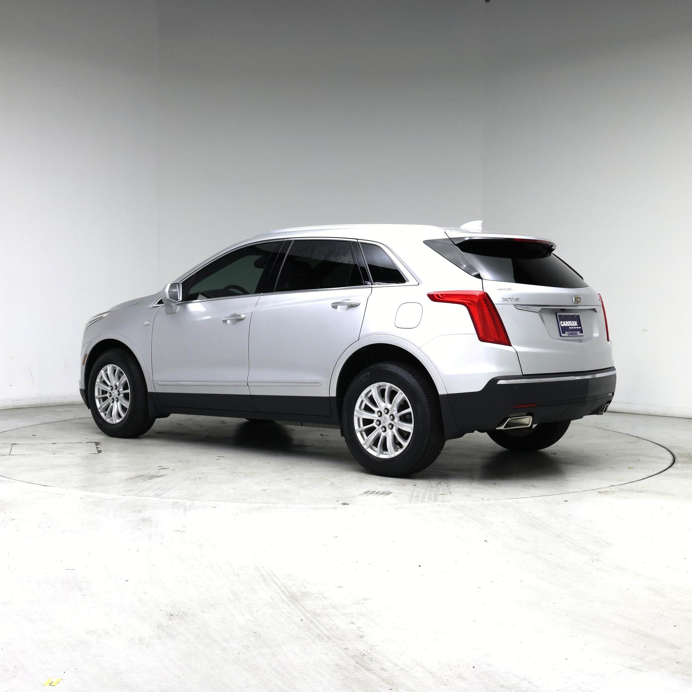 Thumbnail: 2017 Cadillac XT5 - 2