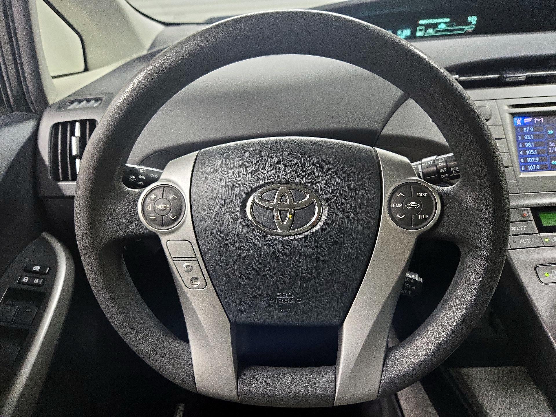 Thumbnail: 2013 Toyota Prius - 10