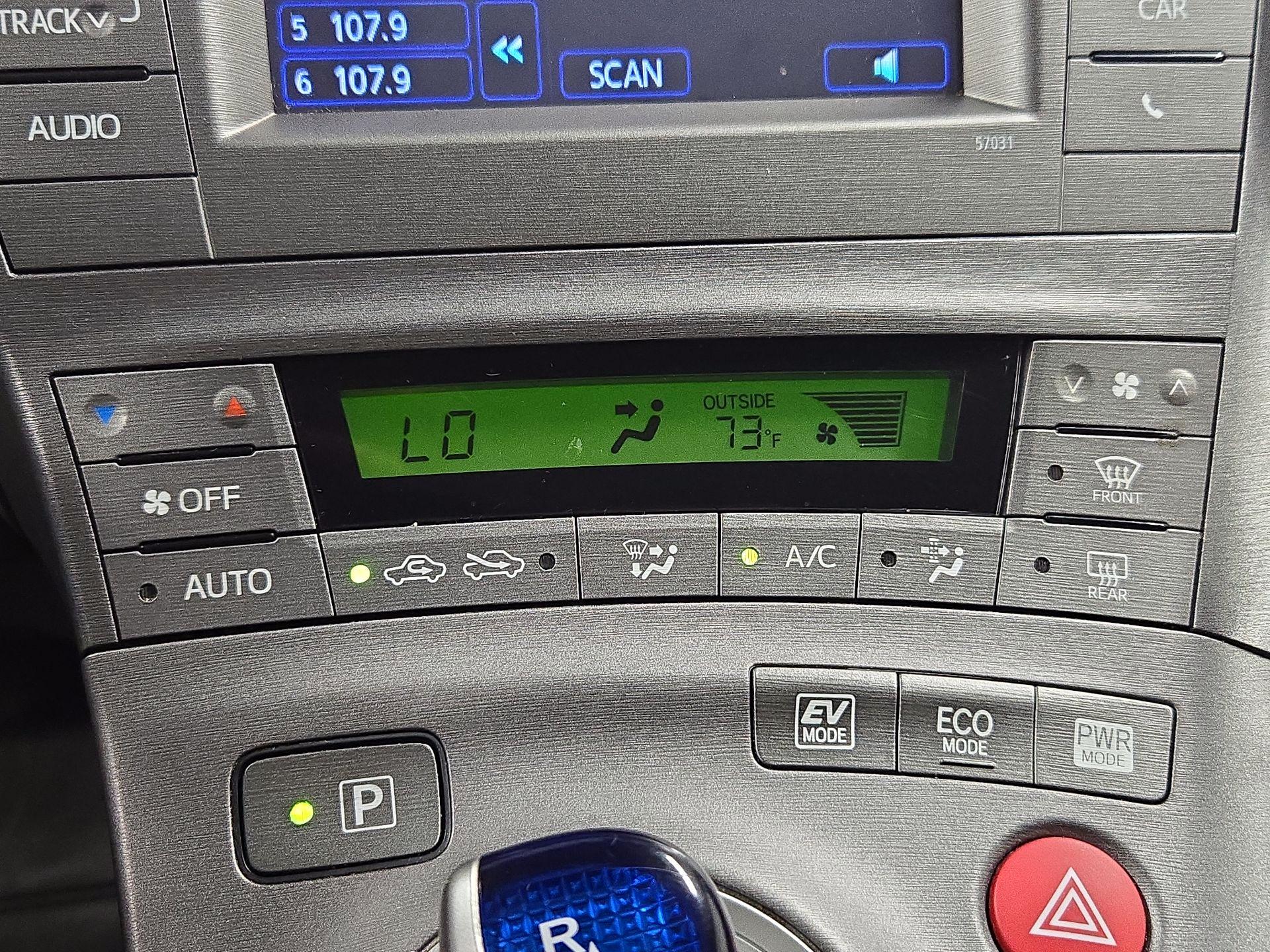 Thumbnail: 2013 Toyota Prius - 15