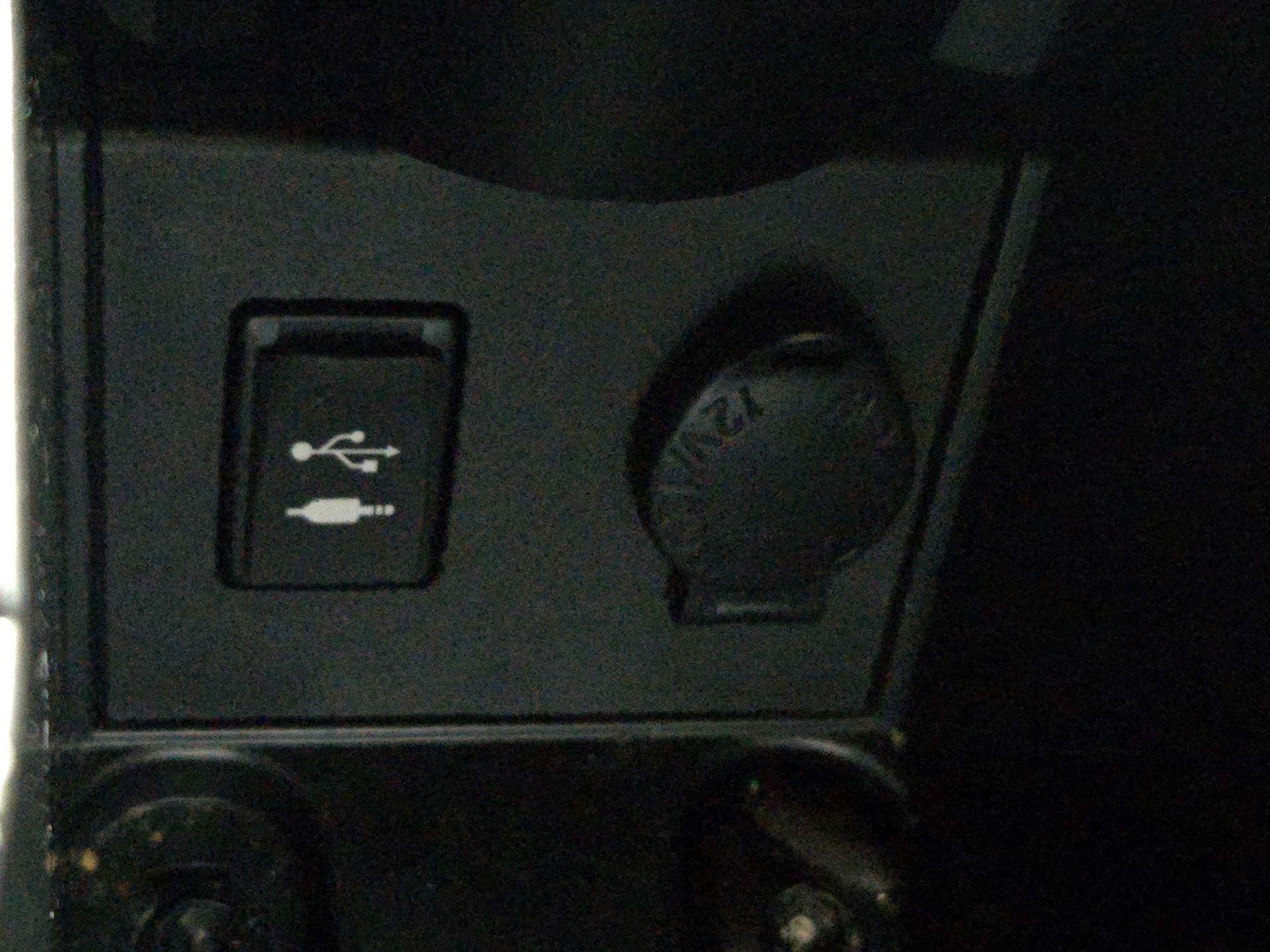 Thumbnail: 2013 Toyota Prius - 17