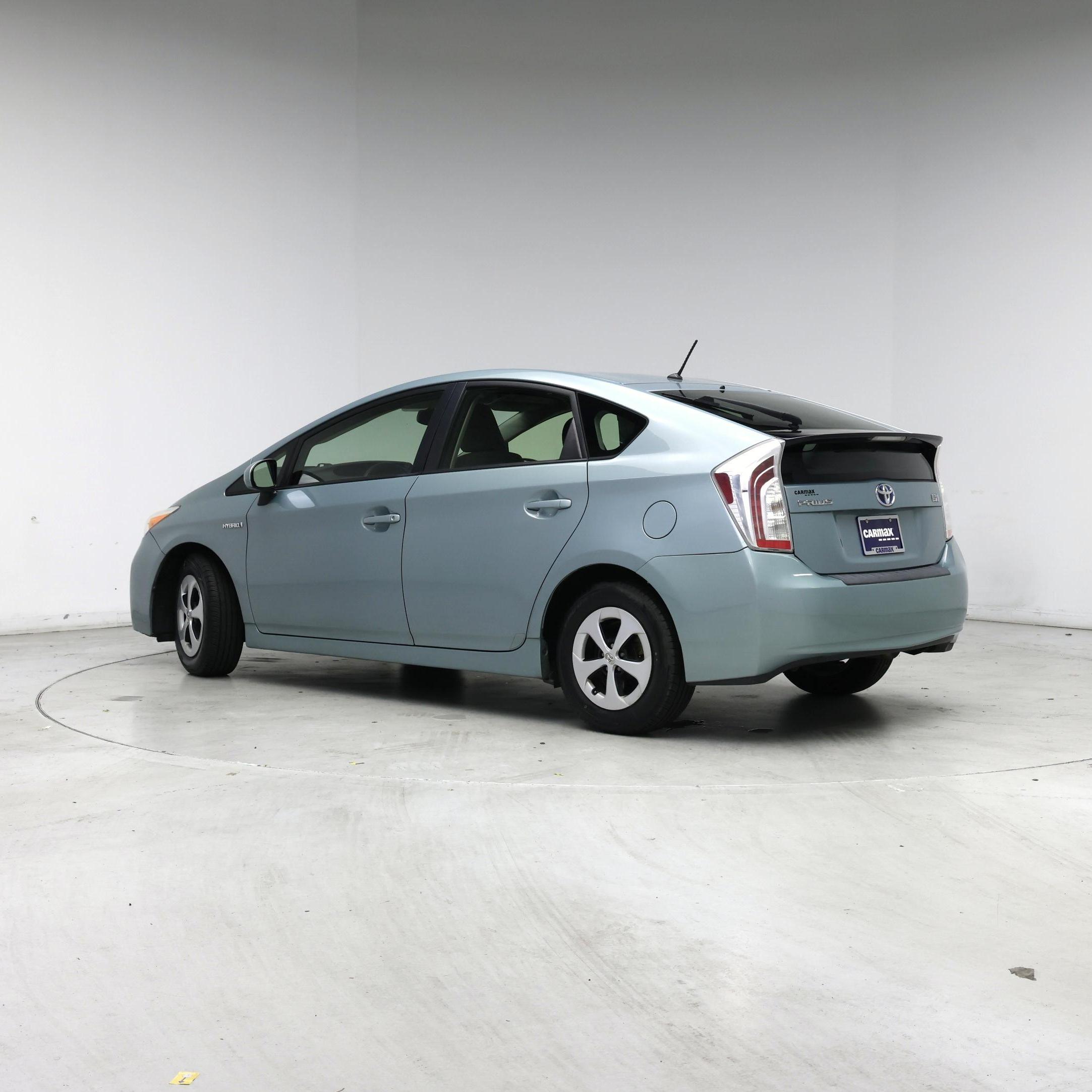 Thumbnail: 2013 Toyota Prius - 2
