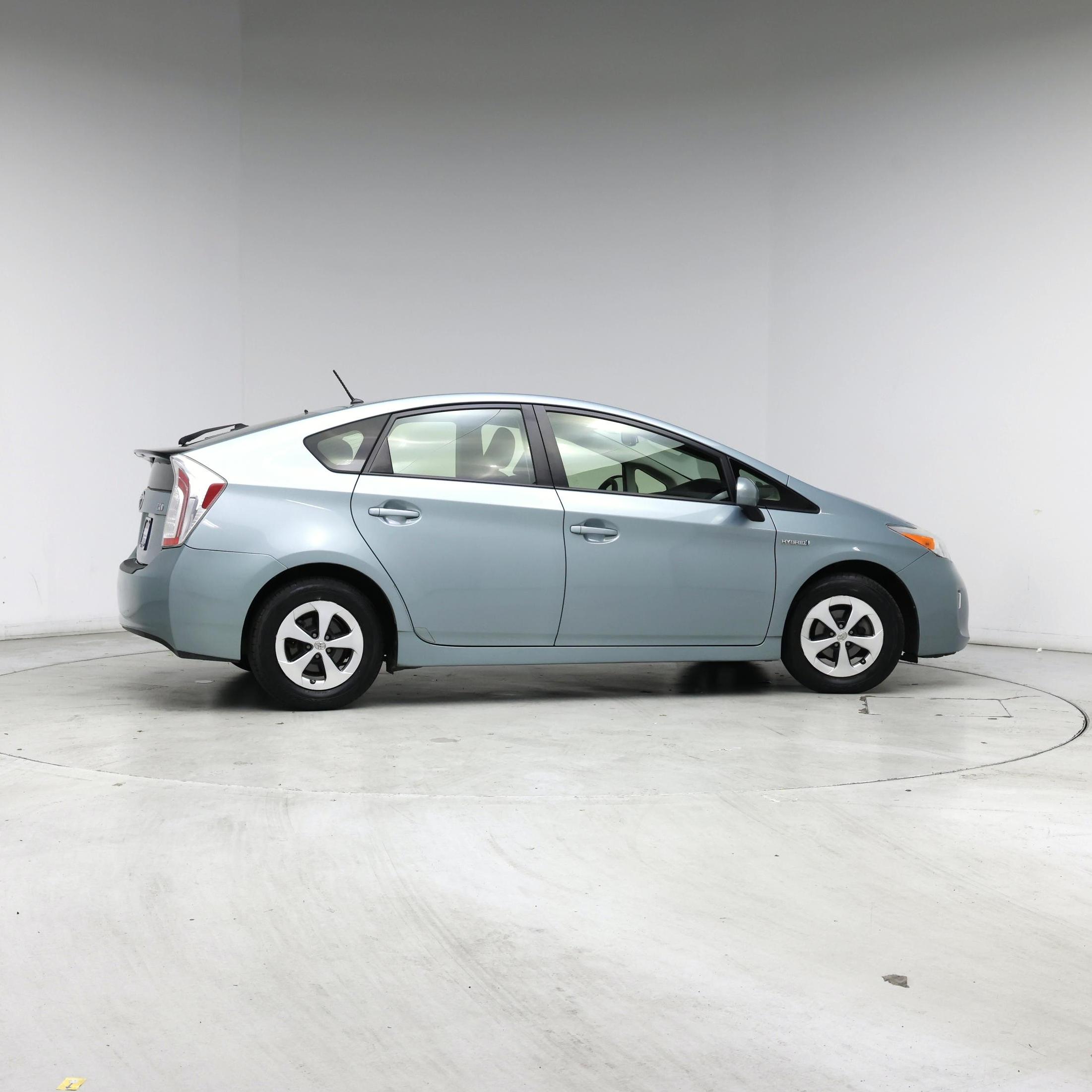 Thumbnail: 2013 Toyota Prius - 7