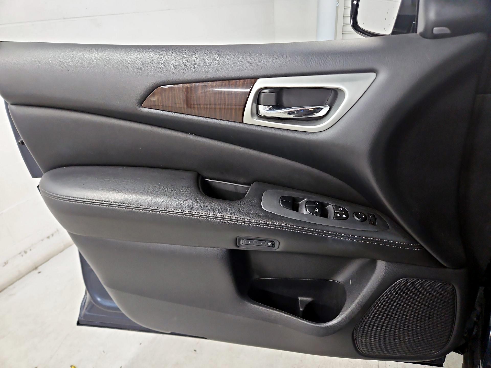 Thumbnail: 2015 Nissan Pathfinder - 12