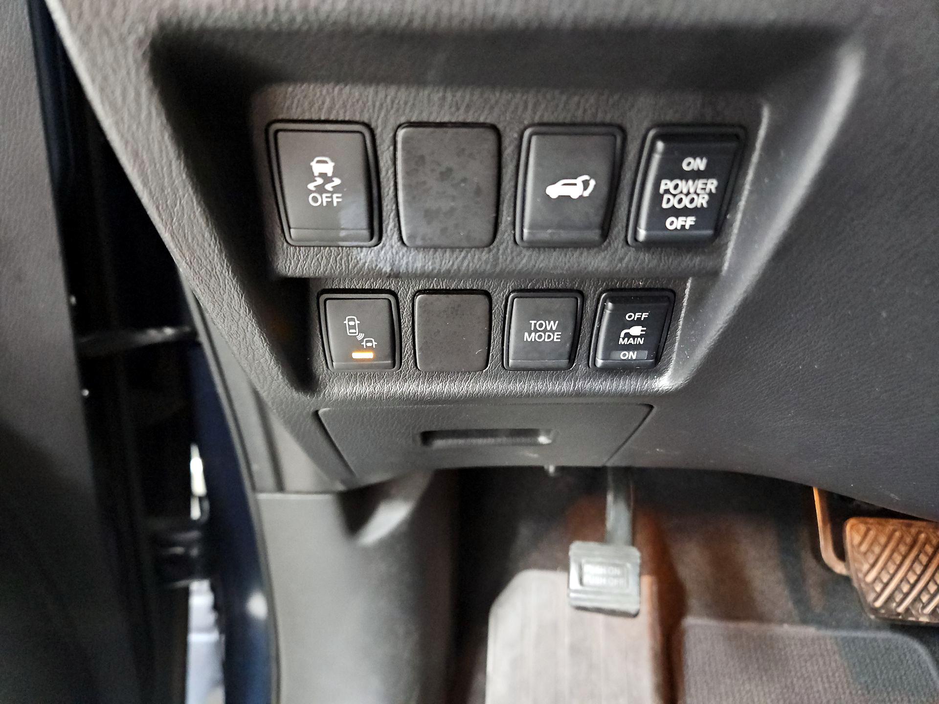 Thumbnail: 2015 Nissan Pathfinder - 13