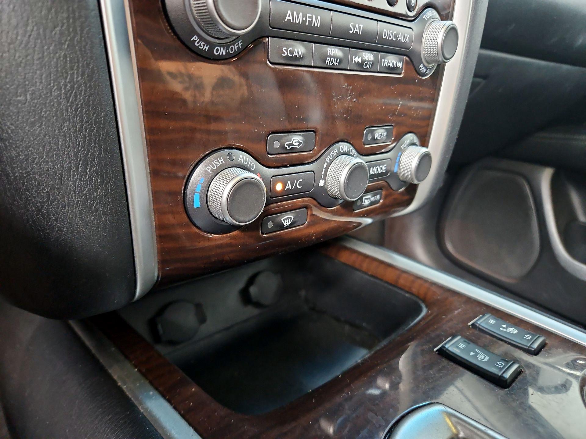 Thumbnail: 2015 Nissan Pathfinder - 17