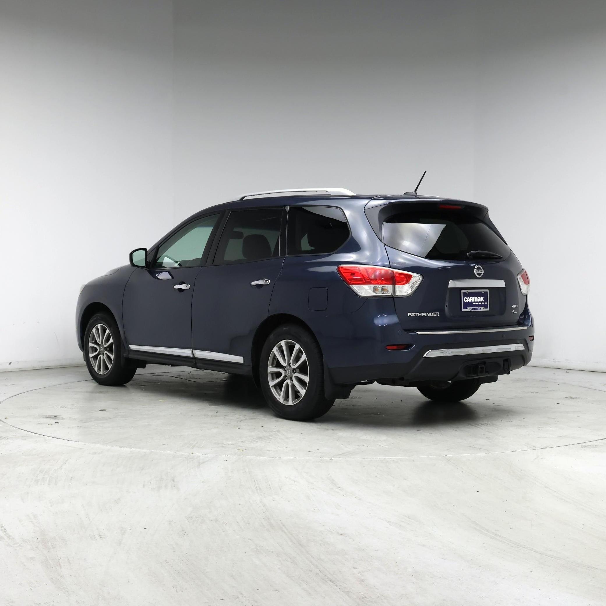 Thumbnail: 2015 Nissan Pathfinder - 2
