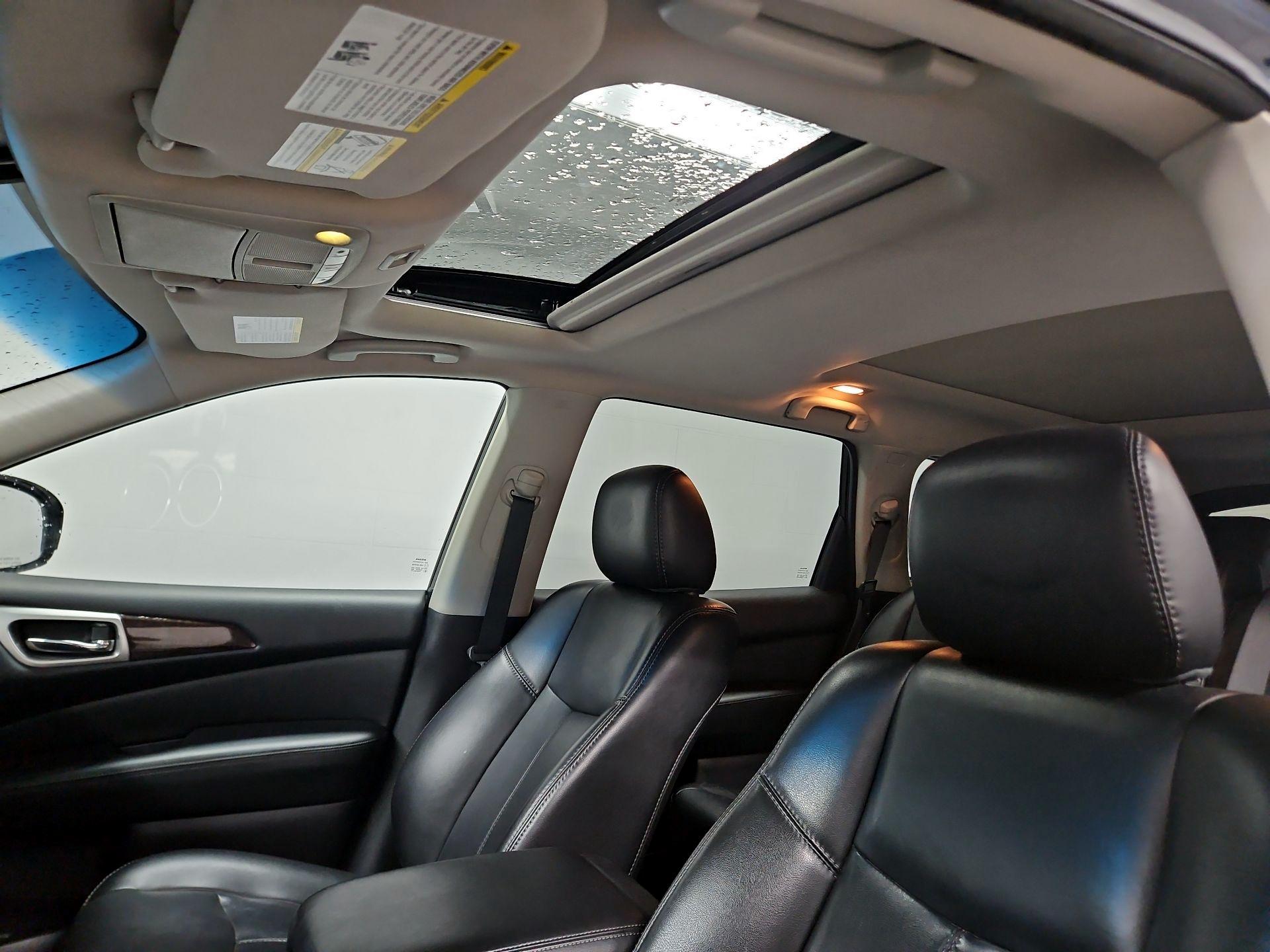 Thumbnail: 2015 Nissan Pathfinder - 20