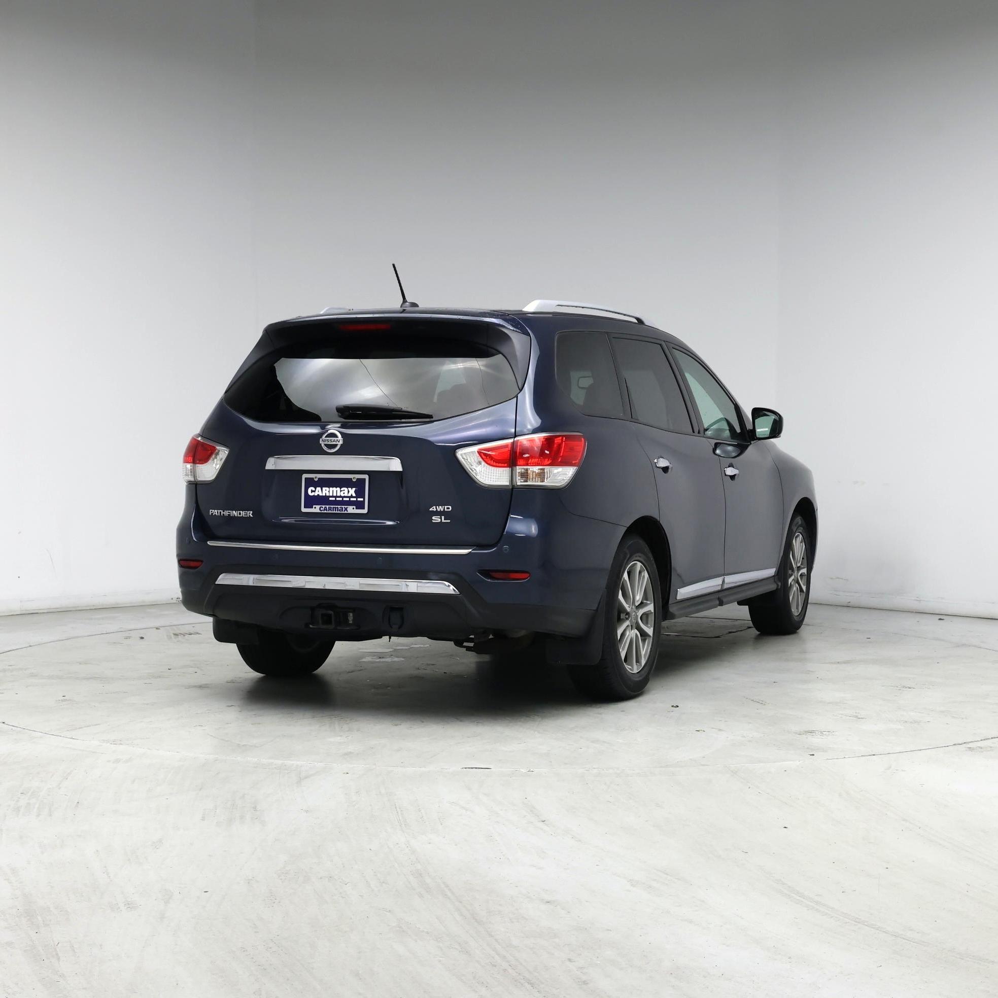 Thumbnail: 2015 Nissan Pathfinder - 8
