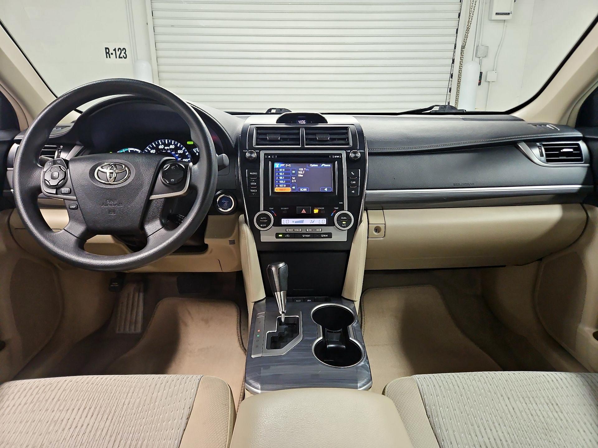Thumbnail: 2013 Toyota Camry - 9